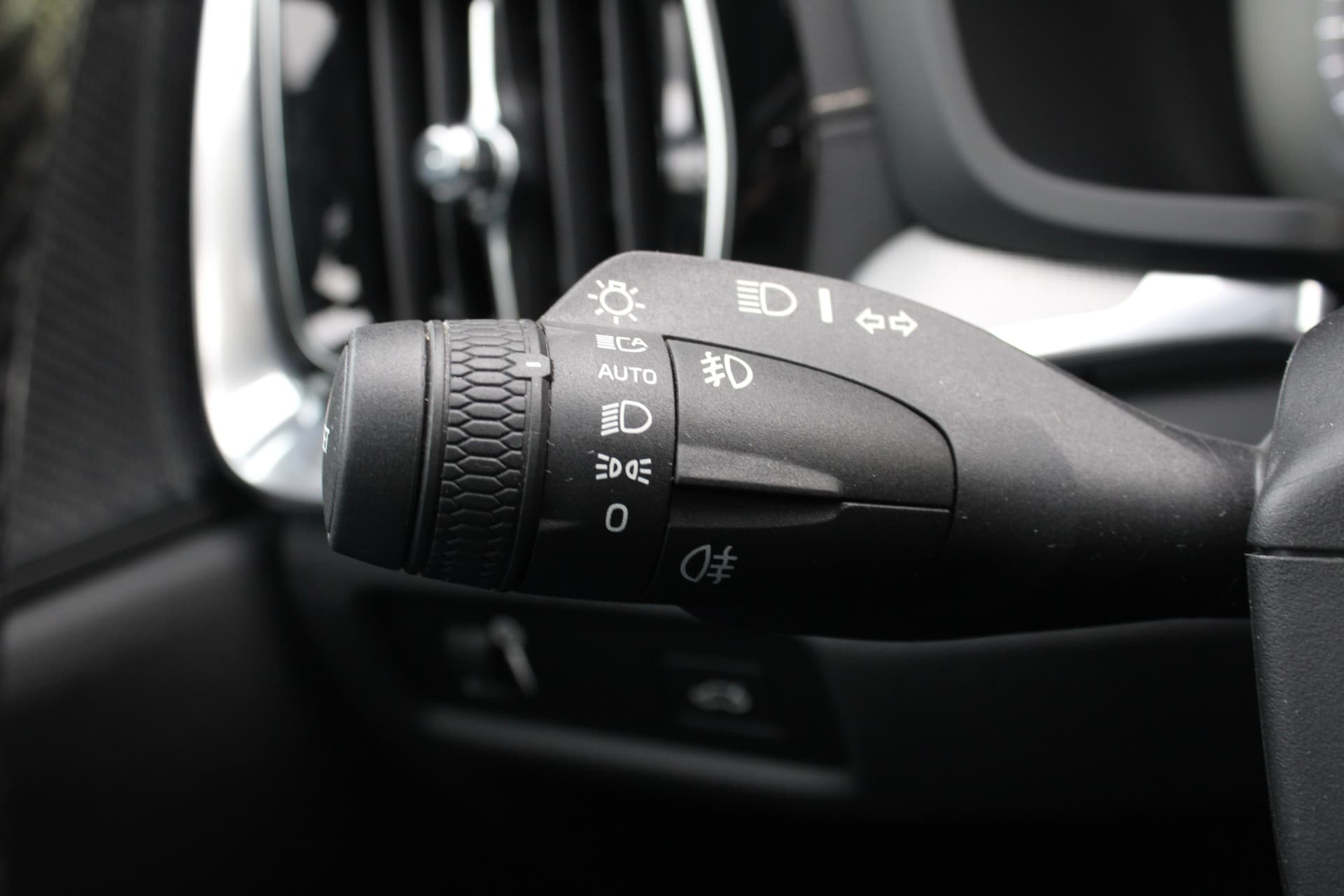 Volvo S60 B4 Automaat R-Design thumbnail 21