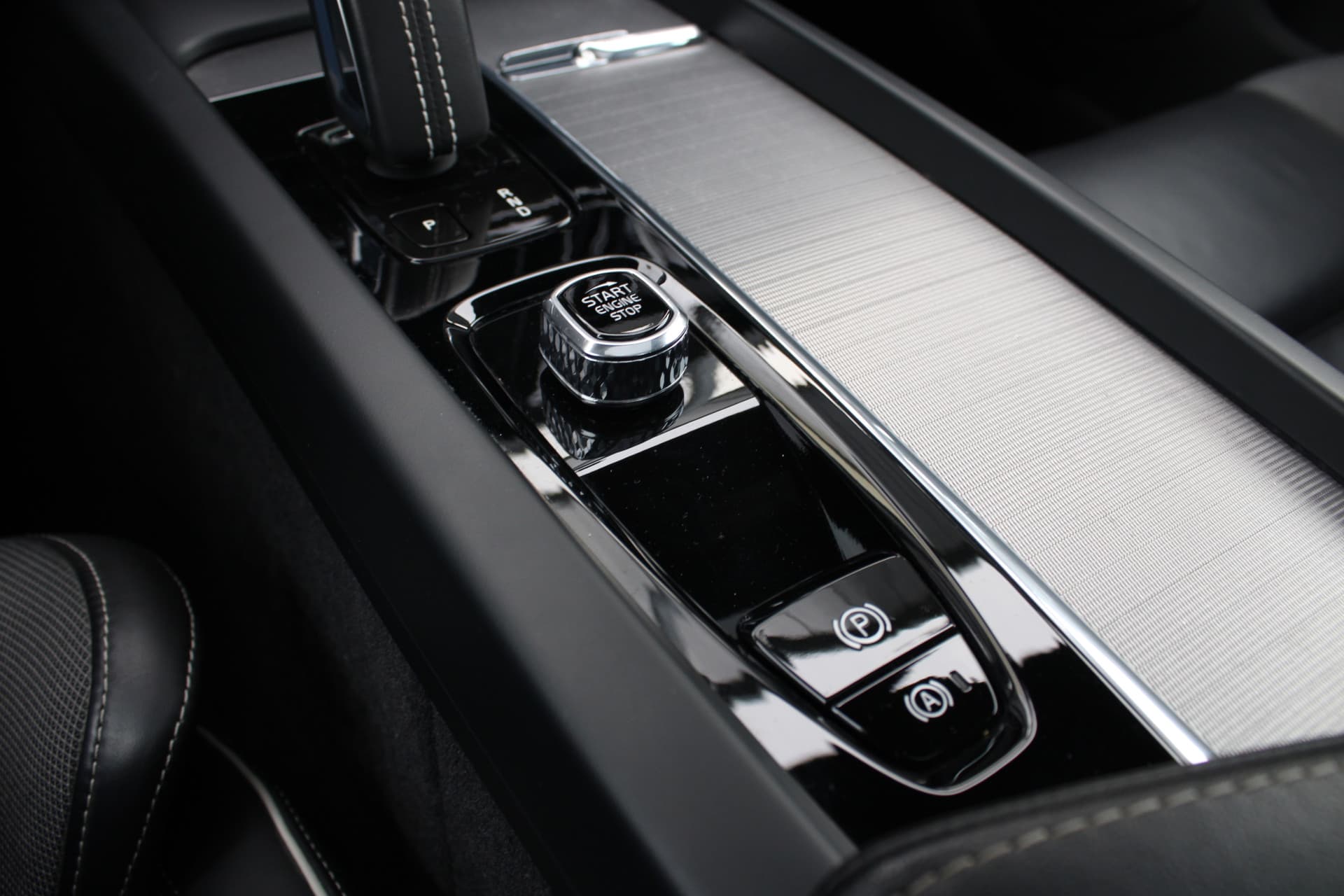 Volvo S60 B4 Automaat R-Design thumbnail 29