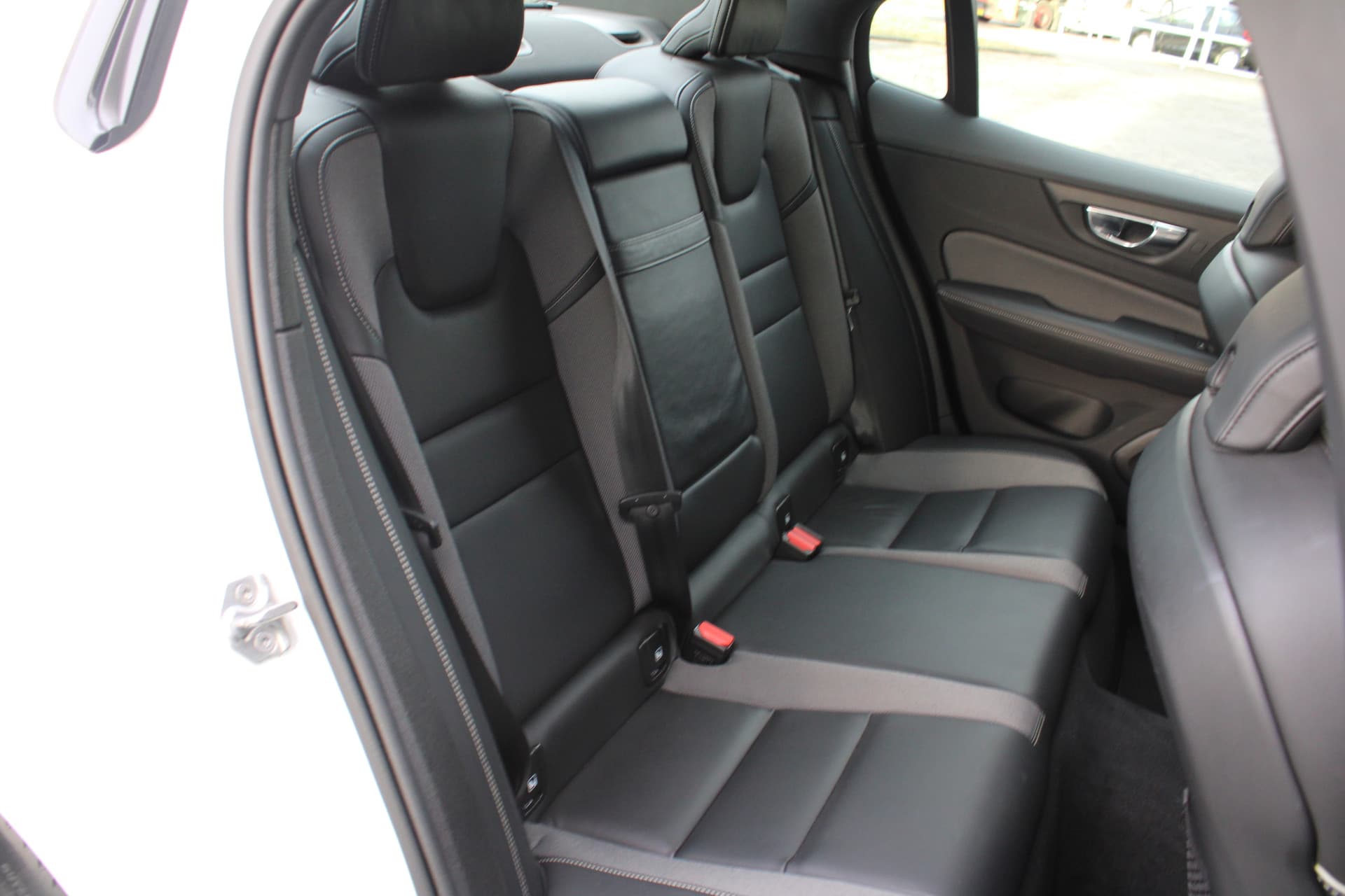 Volvo S60 B4 Automaat R-Design thumbnail 59