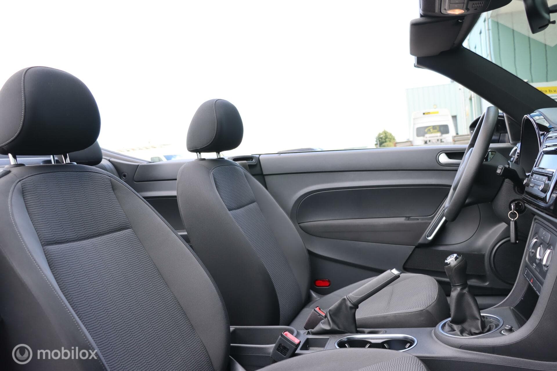 Volkswagen Beetle thumbnail 8