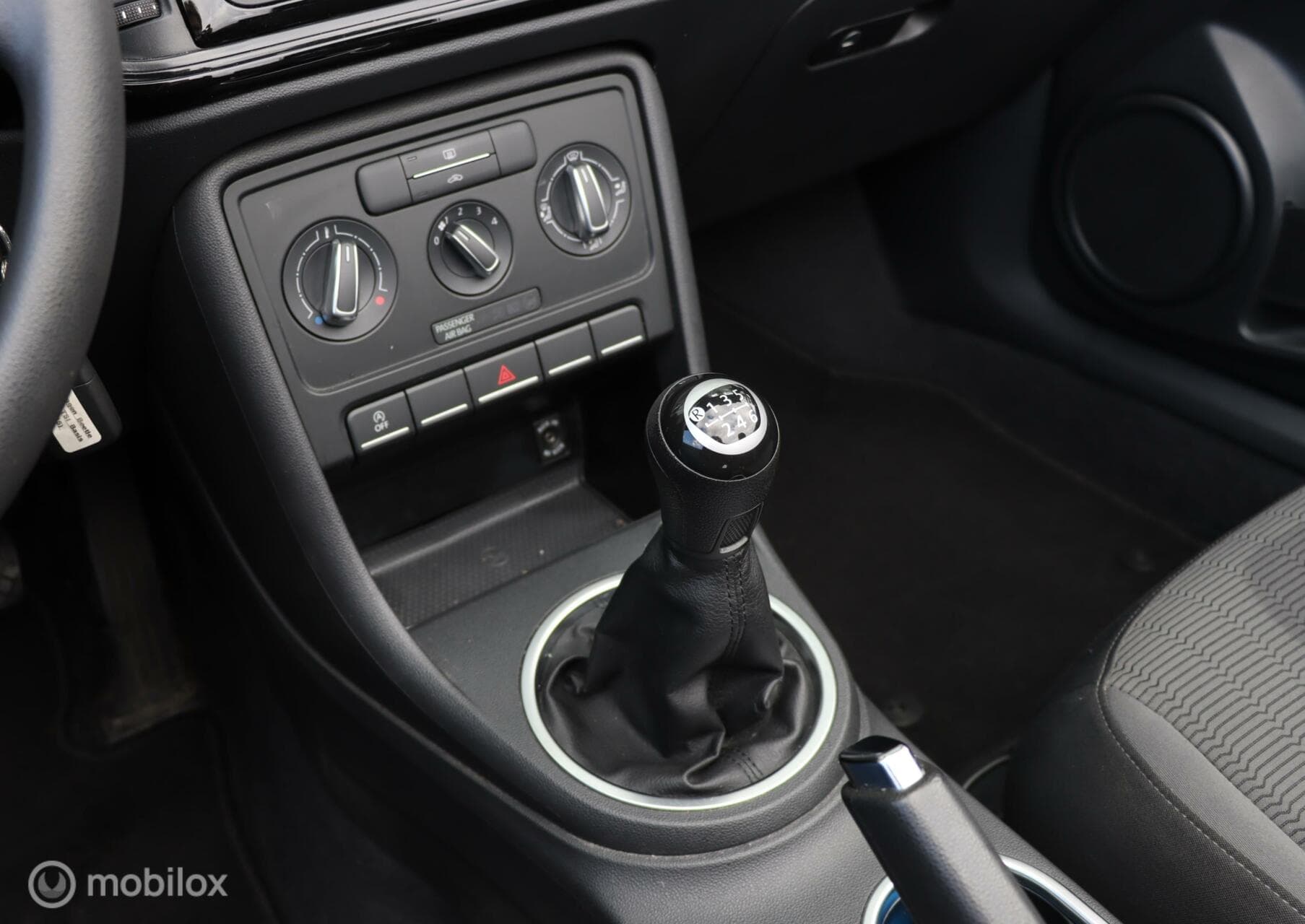 Volkswagen Beetle thumbnail 14