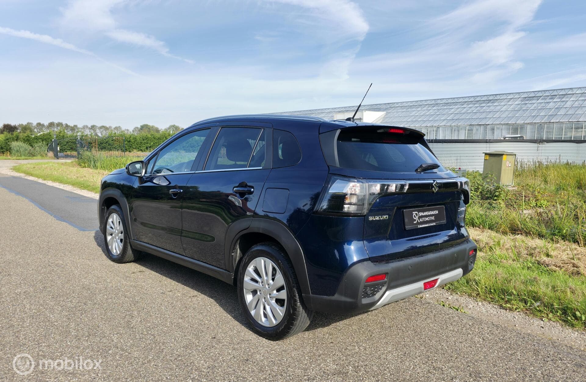 Suzuki S-Cross thumbnail 2