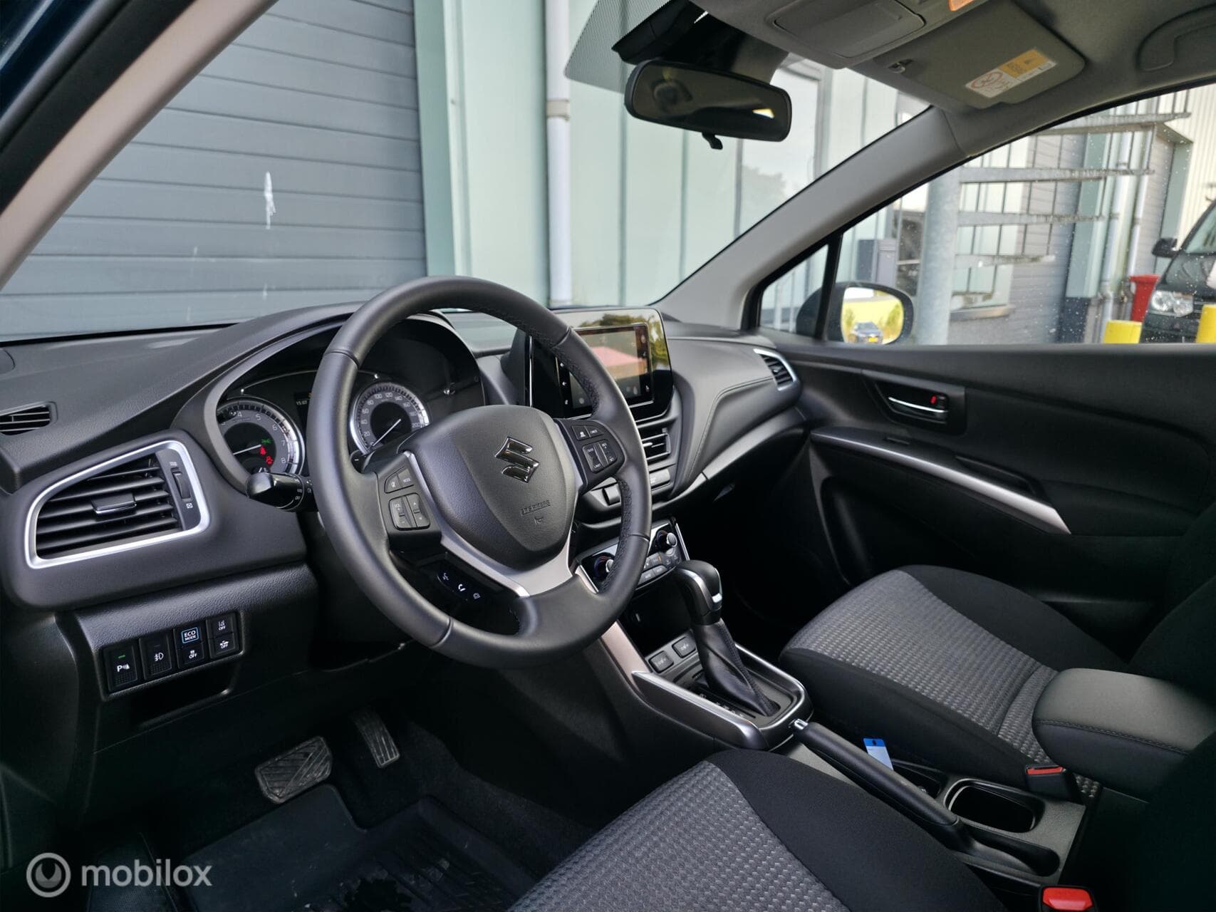 Suzuki S-Cross thumbnail 6