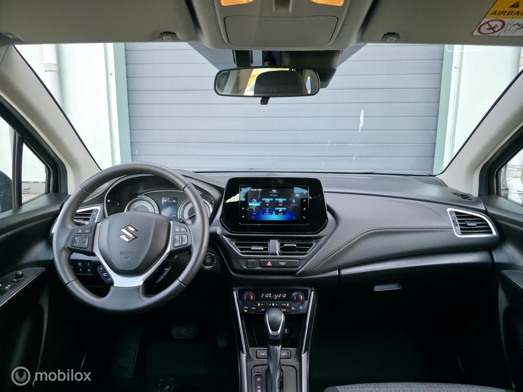 Suzuki S-Cross thumbnail 13