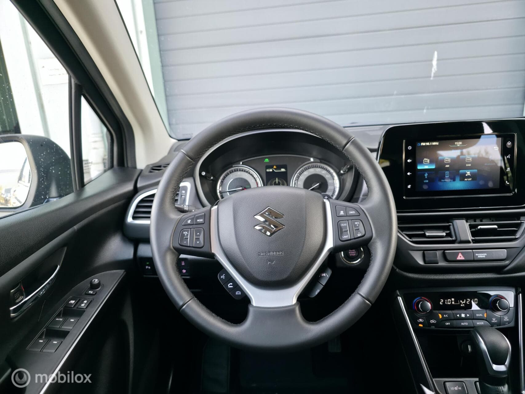 Suzuki S-Cross thumbnail 14