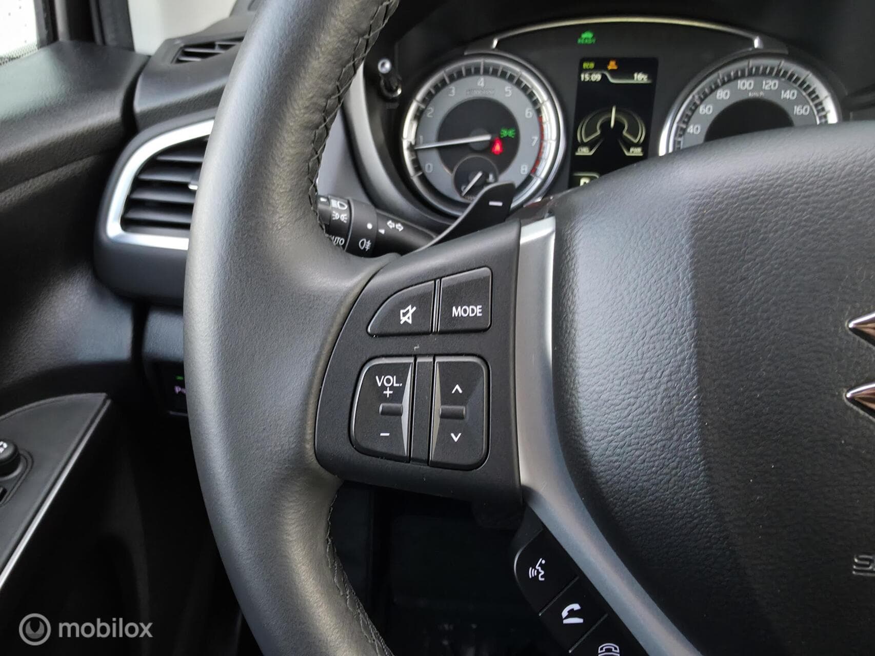 Suzuki S-Cross thumbnail 15