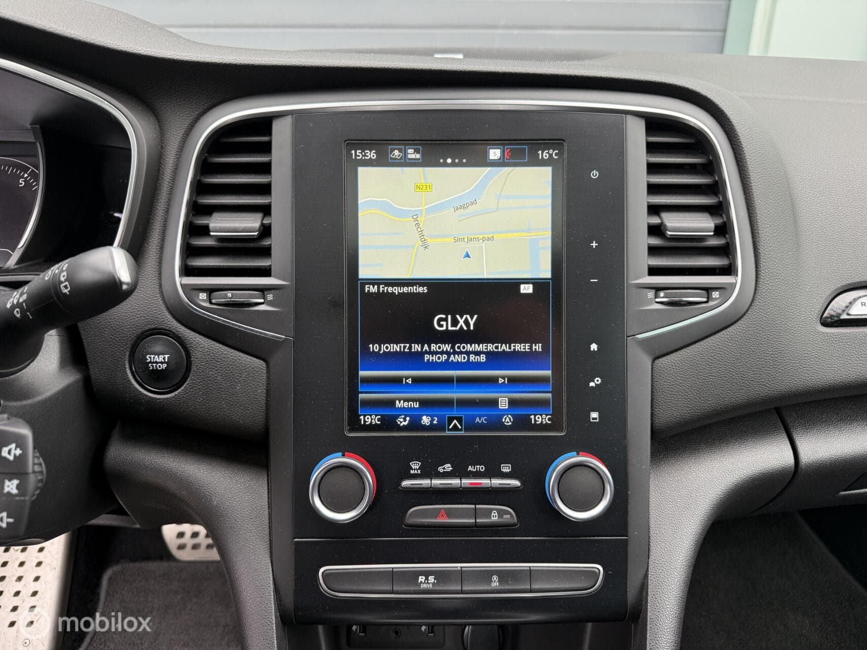 Renault Mégane thumbnail 21