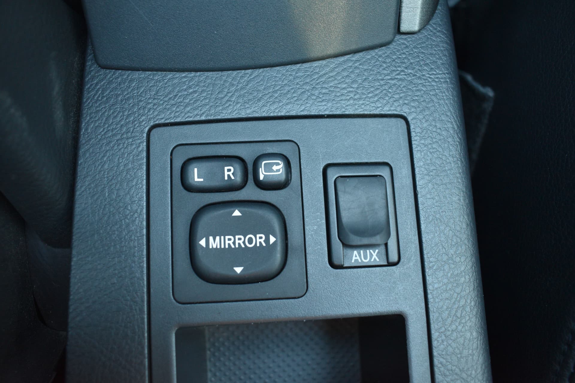 Toyota RAV4 2.0 VVTi Executive Business Automaat 158Pk thumbnail 4