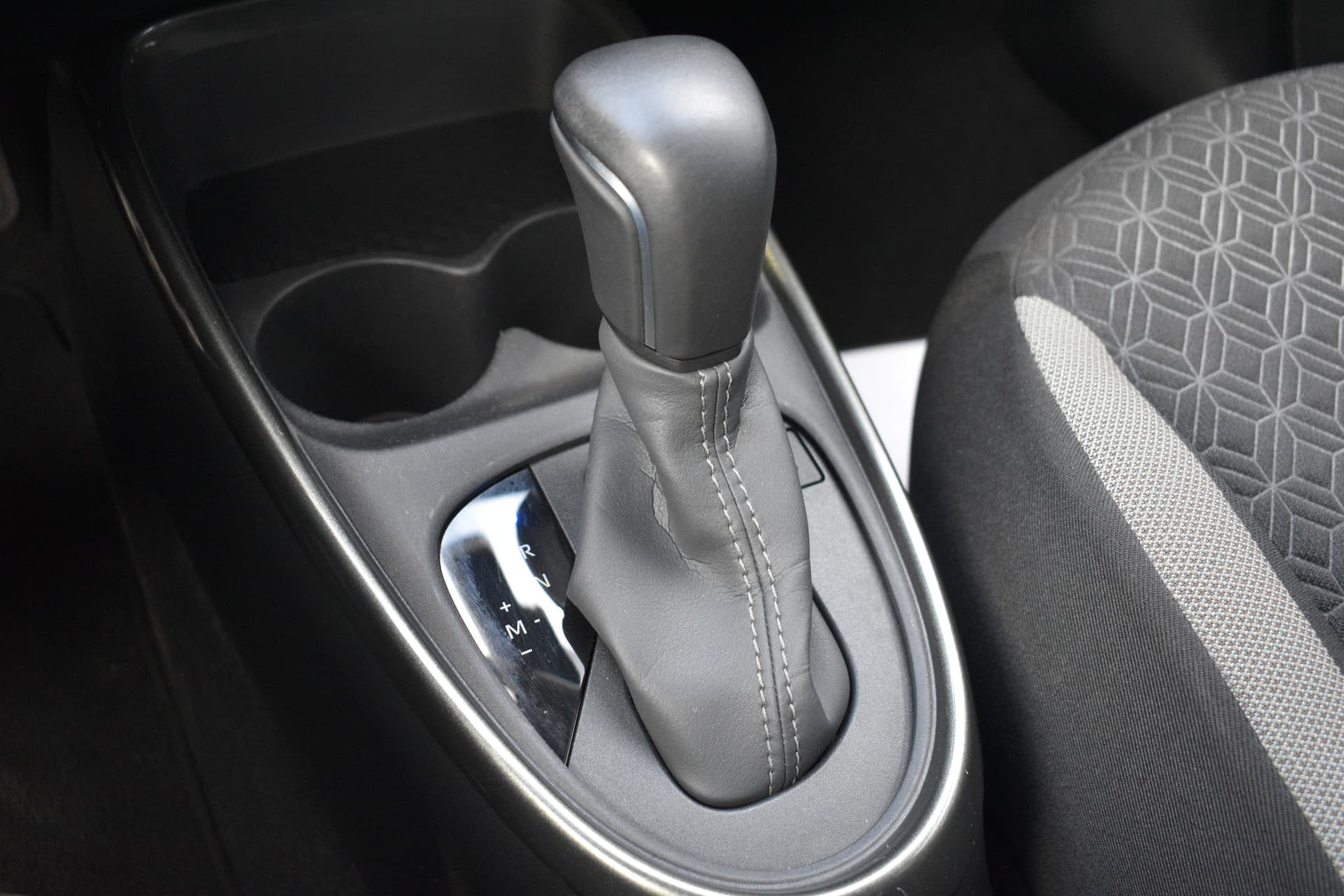 Toyota Aygo X 1.0 VVT-i S-CVT Pulse Automaat 72Pk thumbnail 17