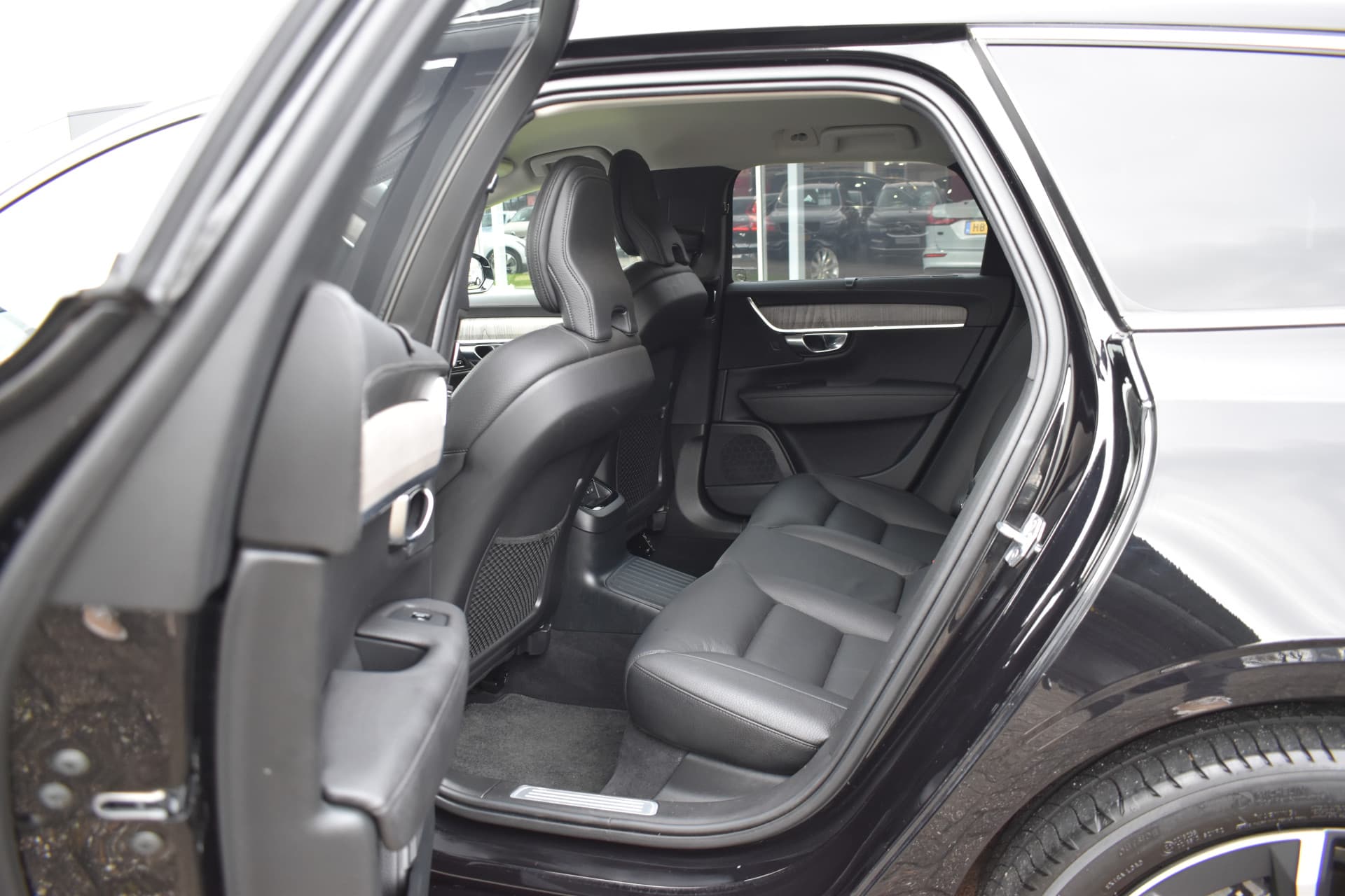 Volvo V90 T8 AWD 390PK Plug-in Hybrid Inscription thumbnail 23