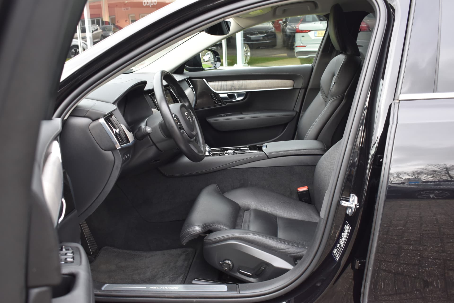 Volvo V90 T8 AWD 390PK Plug-in Hybrid Inscription thumbnail 28