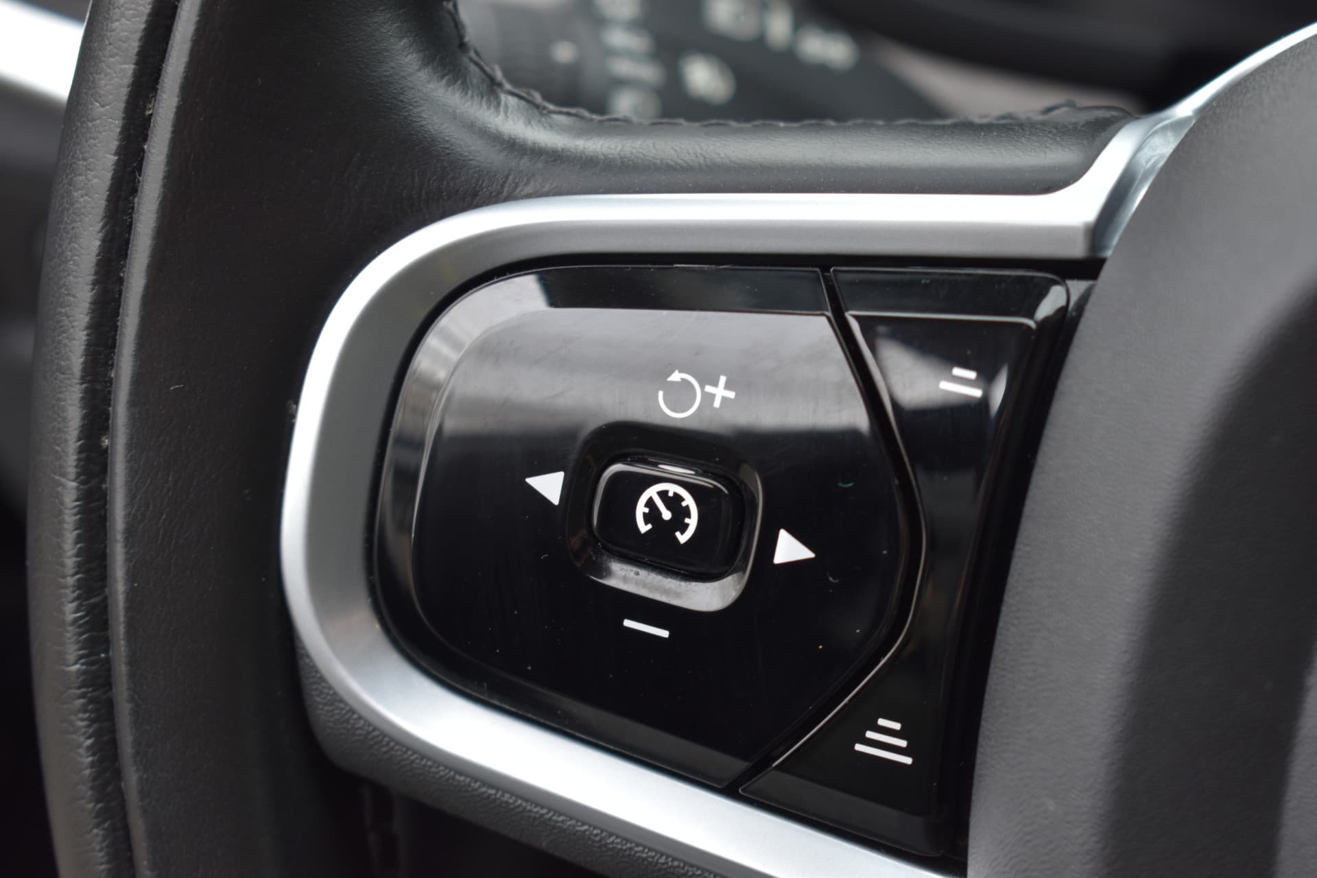 Volvo V90 T8 AWD 390PK Plug-in Hybrid Inscription thumbnail 33