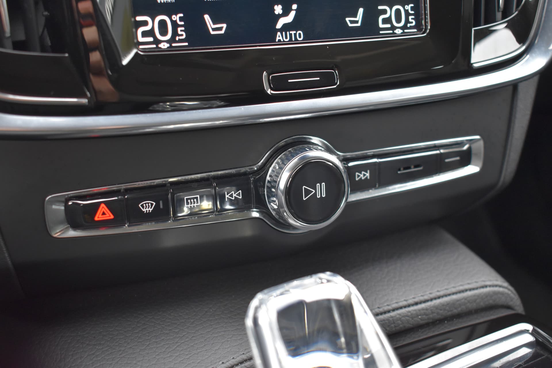 Volvo V90 T8 AWD 390PK Plug-in Hybrid Inscription thumbnail 48