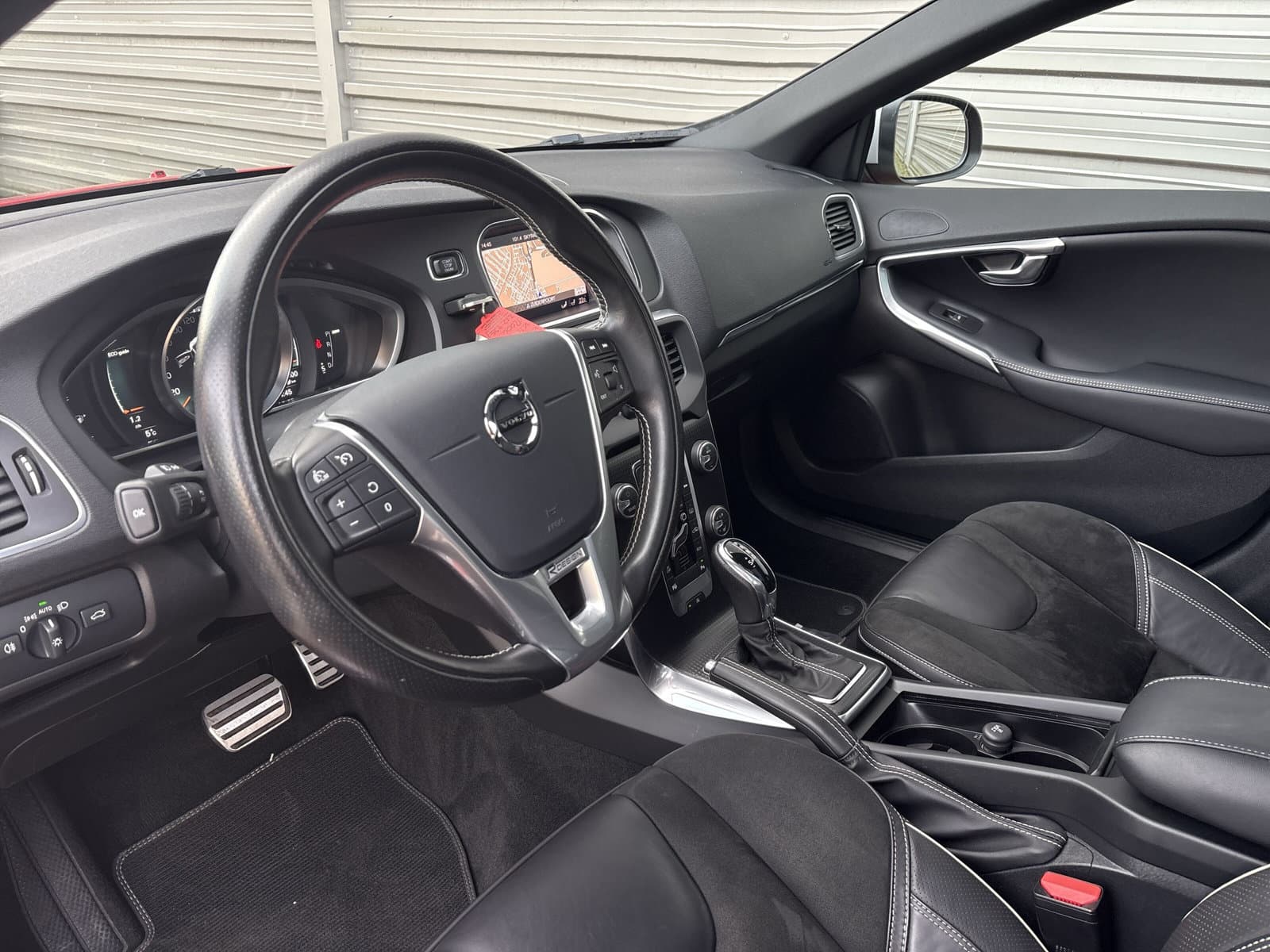 Volvo V40 1.5 T3 Polar+ Sport R-Design / Panoramadak / Cruise control / Stoelverwarming / thumbnail 11