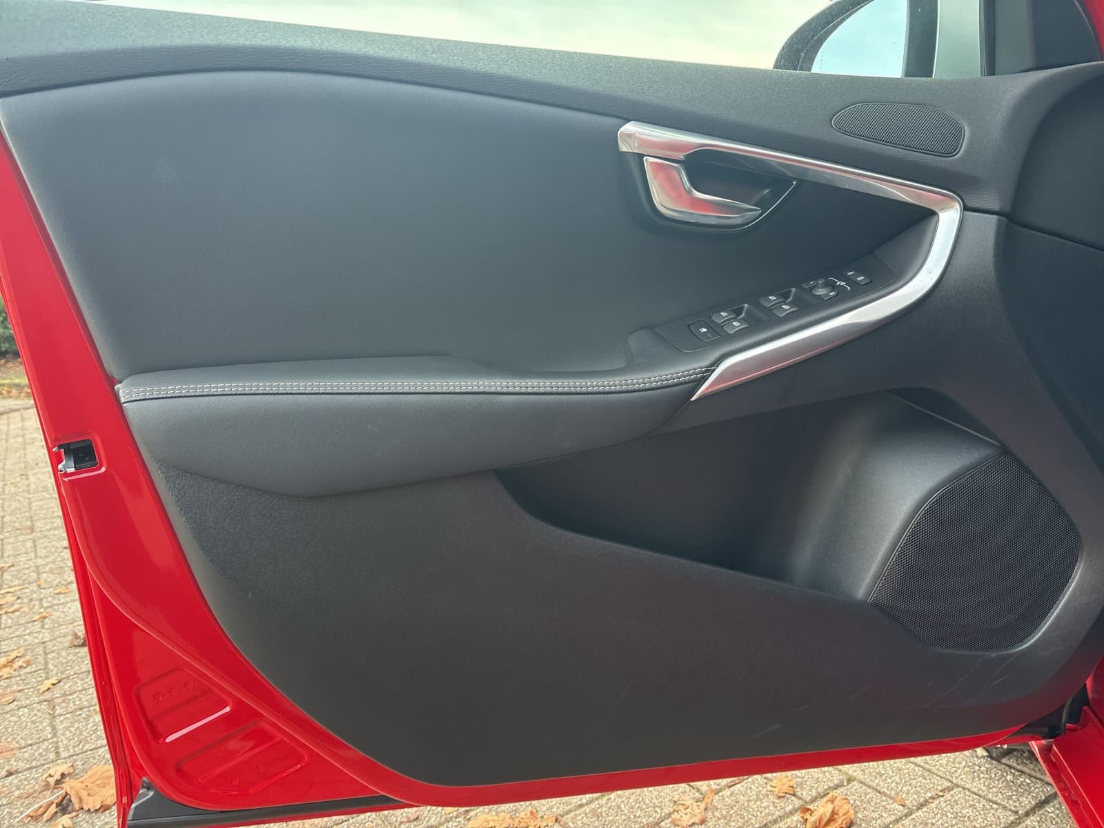 Volvo V40 1.5 T3 Polar+ Sport R-Design / Panoramadak / Cruise control / Stoelverwarming / thumbnail 18