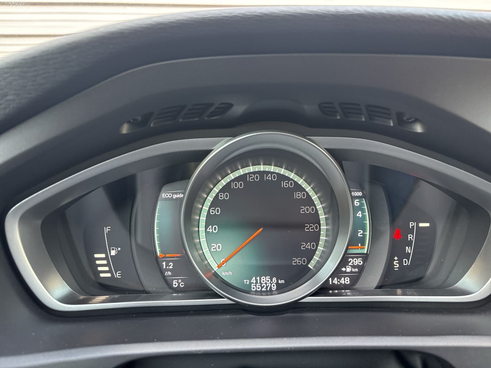 Volvo V40 1.5 T3 Polar+ Sport R-Design / Panoramadak / Cruise control / Stoelverwarming / thumbnail 19