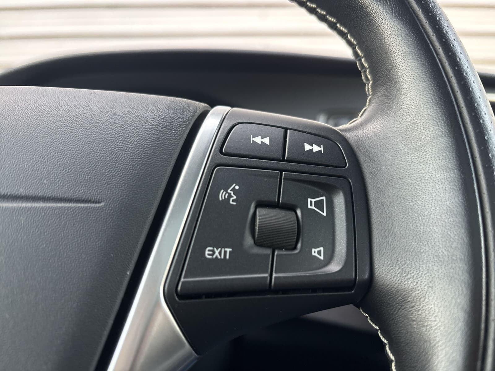 Volvo V40 1.5 T3 Polar+ Sport R-Design / Panoramadak / Cruise control / Stoelverwarming / thumbnail 21