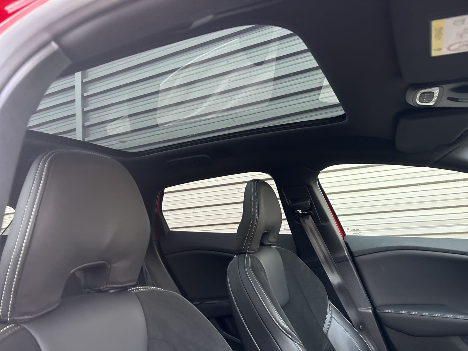 Volvo V40 1.5 T3 Polar+ Sport R-Design / Panoramadak / Cruise control / Stoelverwarming / thumbnail 23