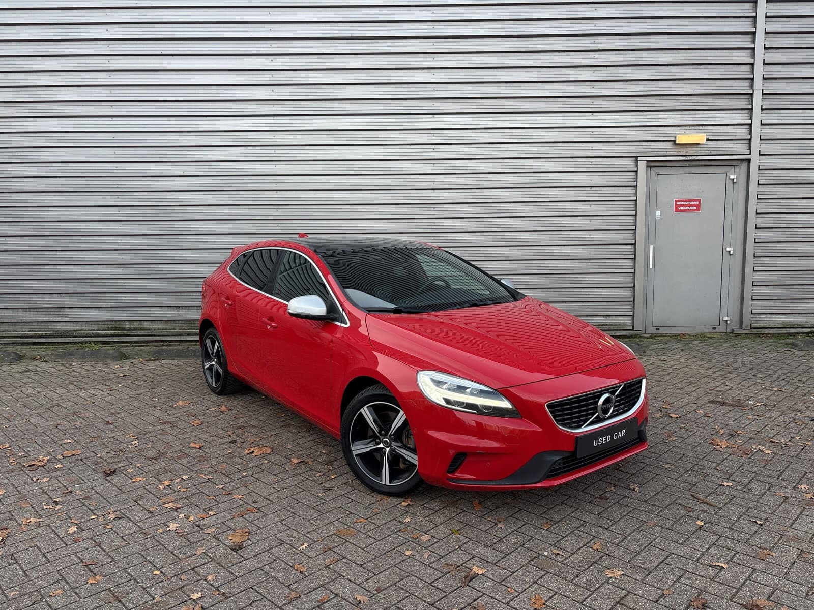 Volvo V40 1.5 T3 Polar+ Sport R-Design / Panoramadak / Cruise control / Stoelverwarming / thumbnail 31