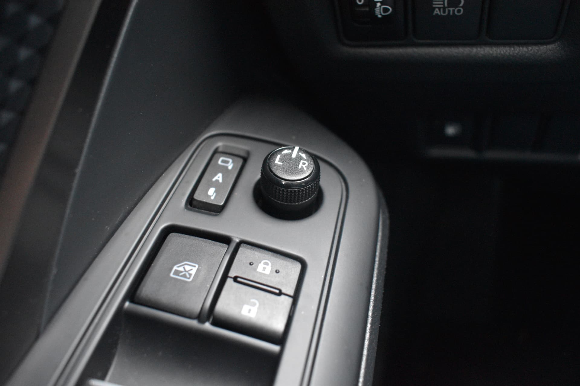 Toyota C-HR 1.8 Hybrid Active Automaat 122pk thumbnail 6