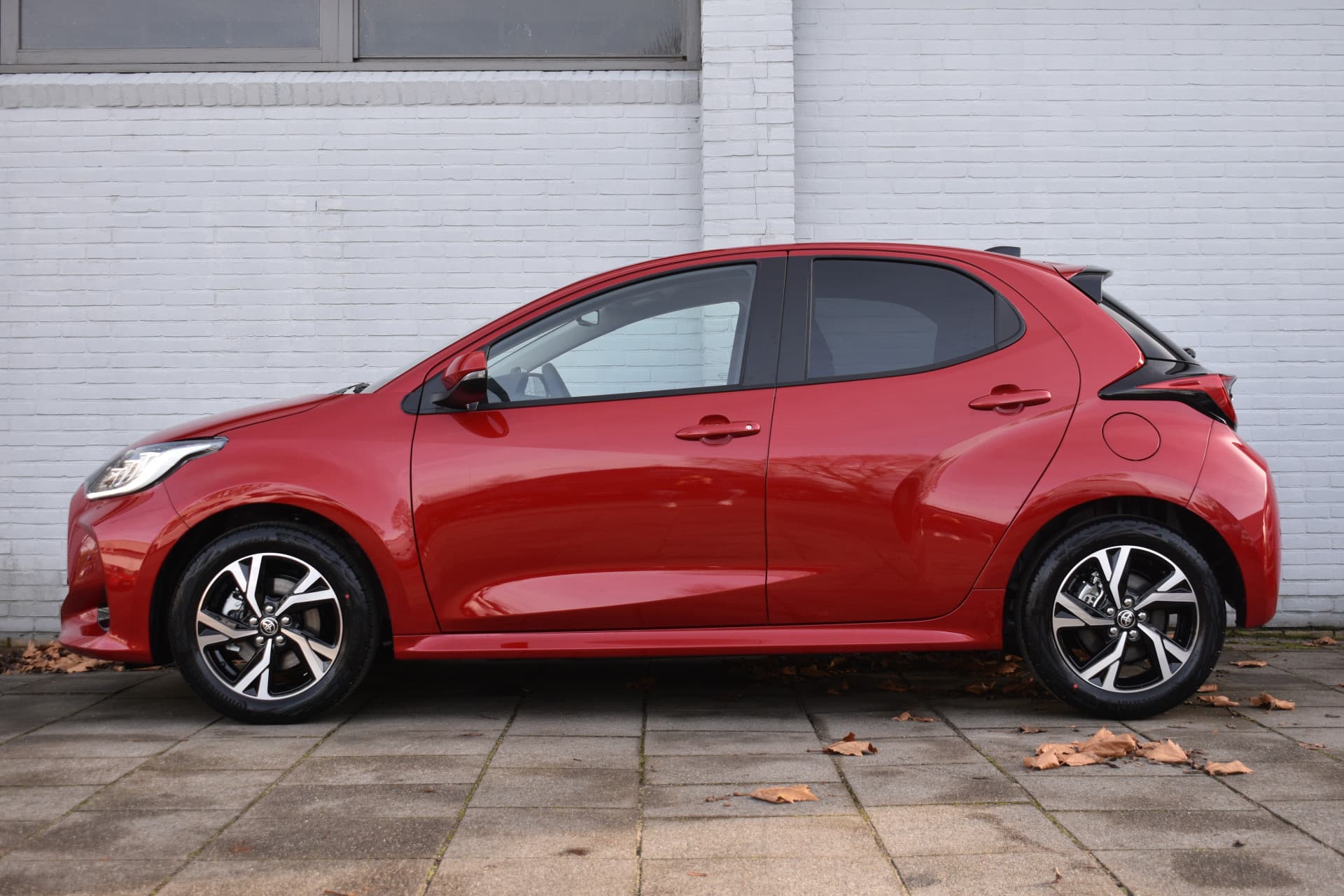 Toyota Yaris 1.5 Hybrid 115 Dynamic Automaat 116pk thumbnail 3