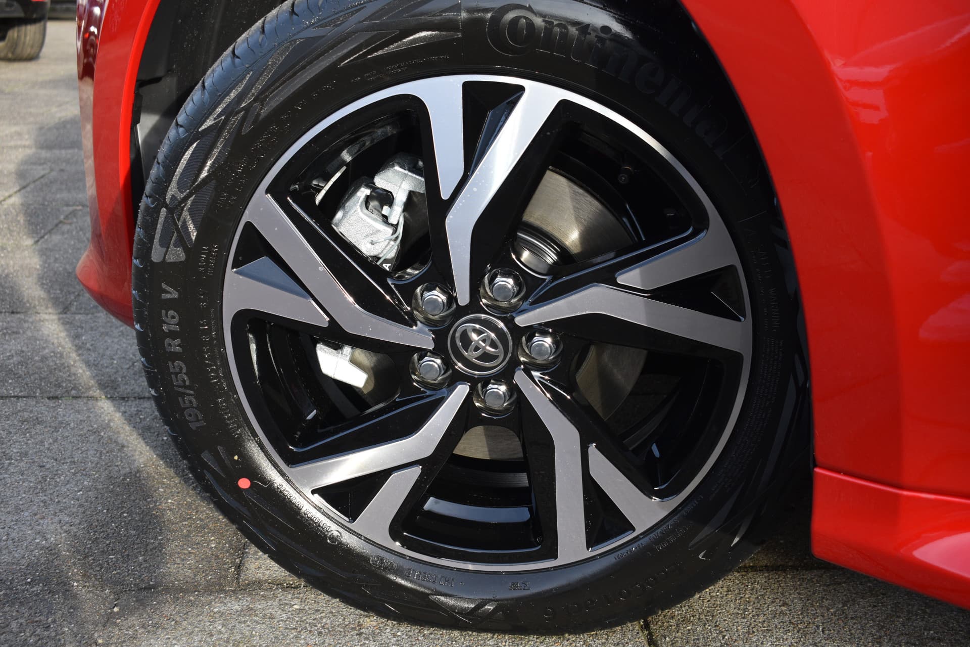 Toyota Yaris 1.5 Hybrid 115 Dynamic Automaat 116pk thumbnail 4