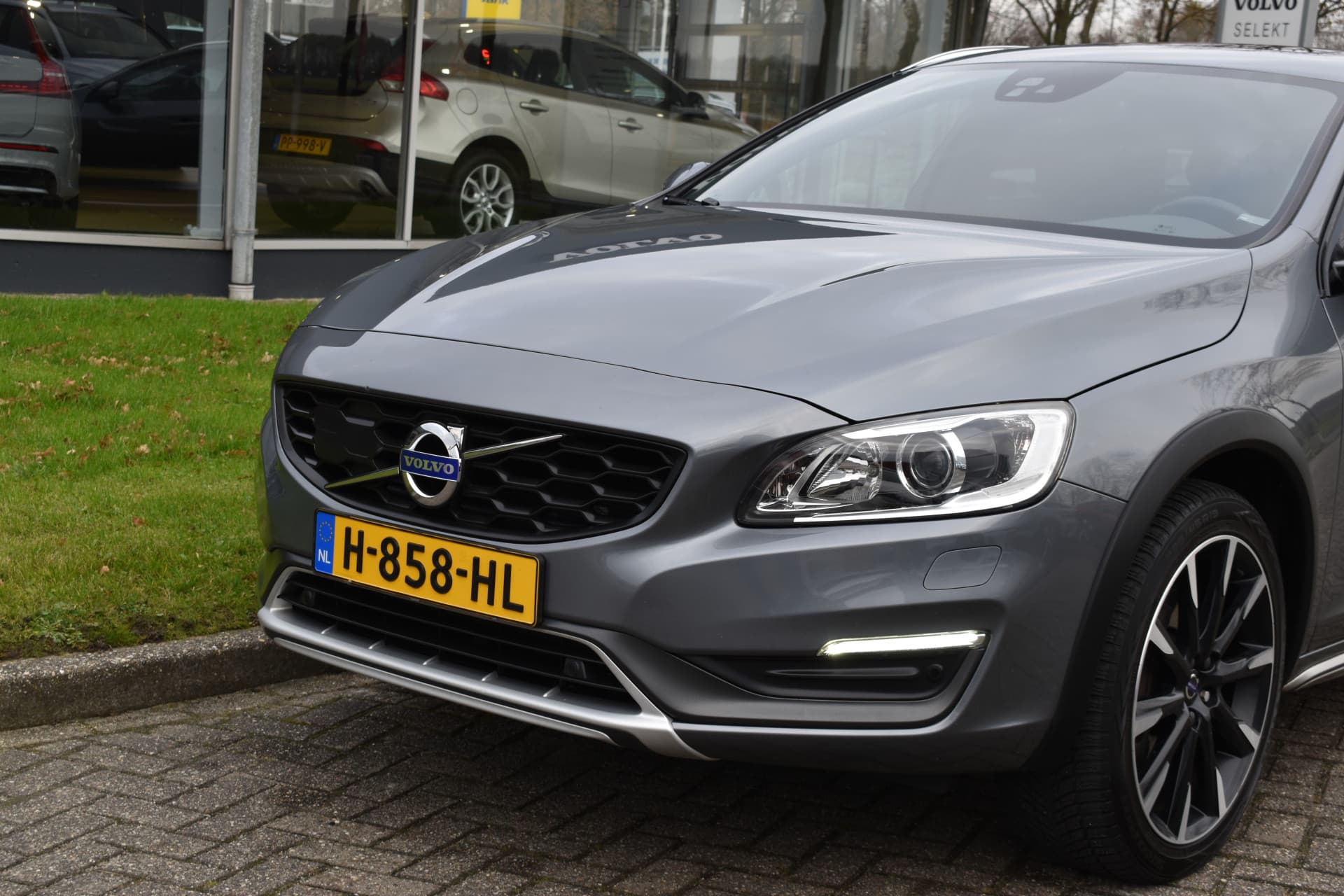 Volvo V60 Cross Country T5 245PK Automaat Summum thumbnail 4