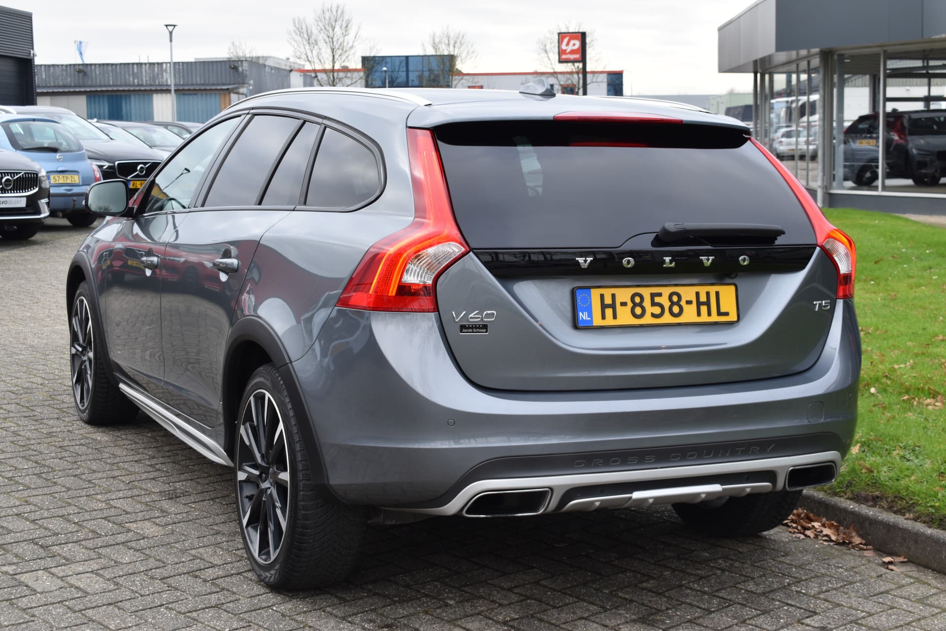 Volvo V60 Cross Country T5 245PK Automaat Summum thumbnail 15