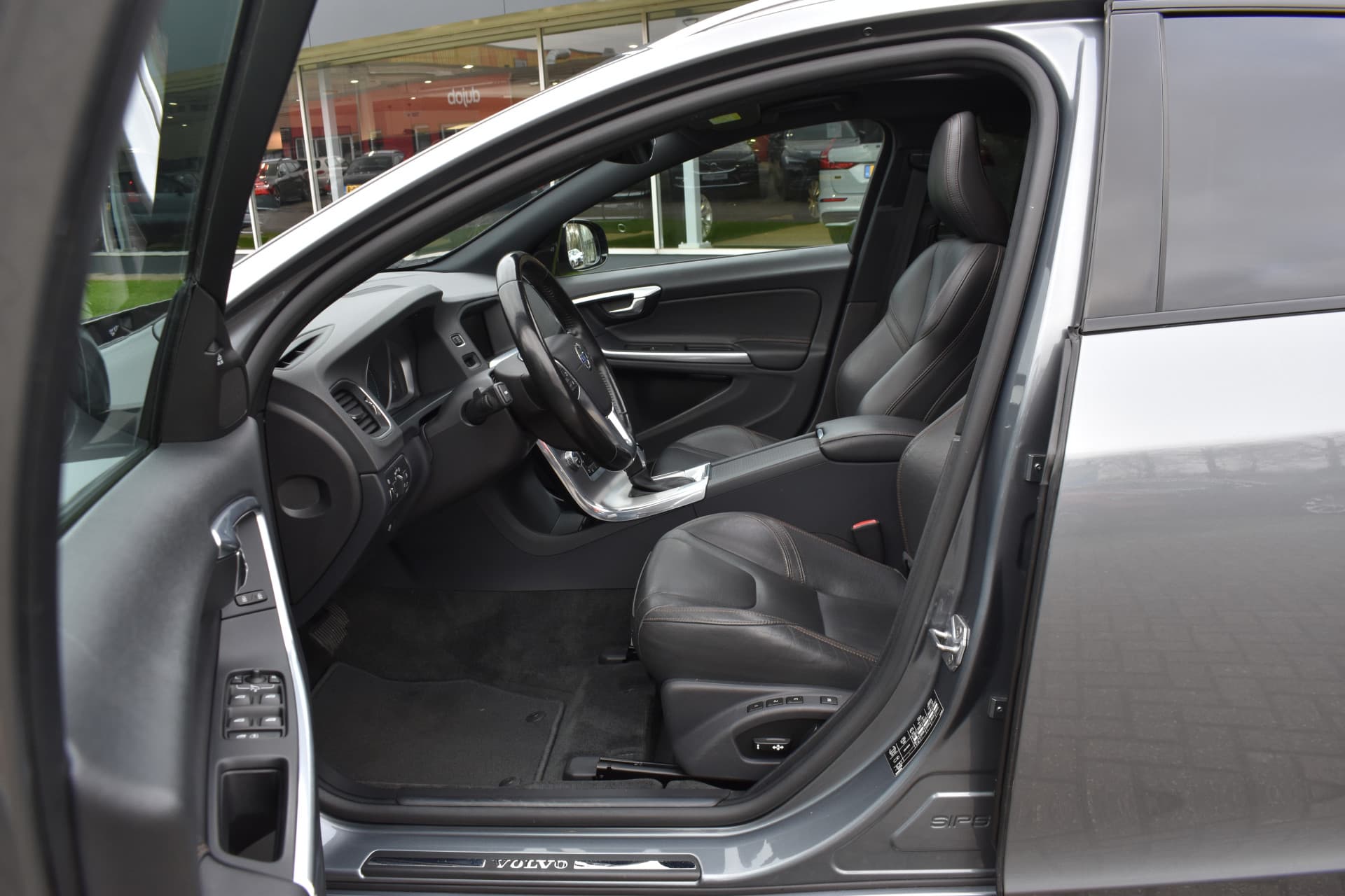 Volvo V60 Cross Country T5 245PK Automaat Summum thumbnail 27