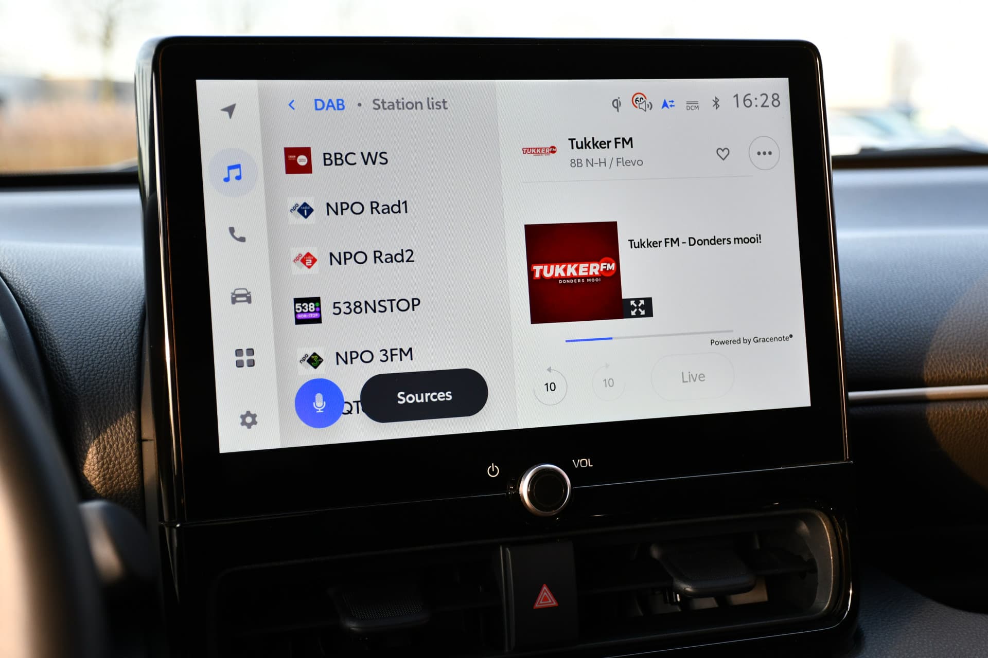 Toyota Yaris 1.5 Hybrid 115 Dynamic Automaat 116pk thumbnail 5