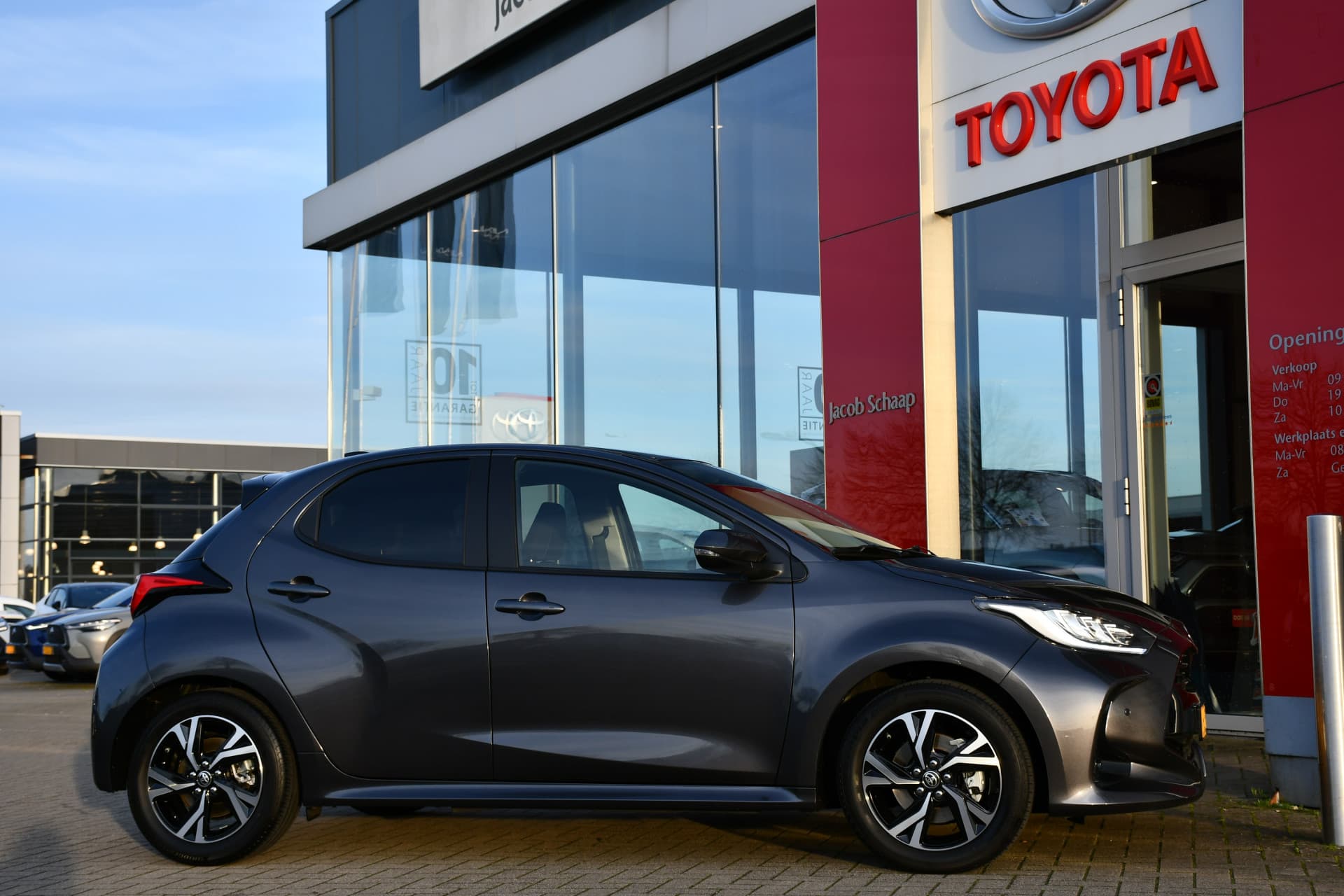 Toyota Yaris 1.5 Hybrid 115 Dynamic Automaat 116pk thumbnail 7