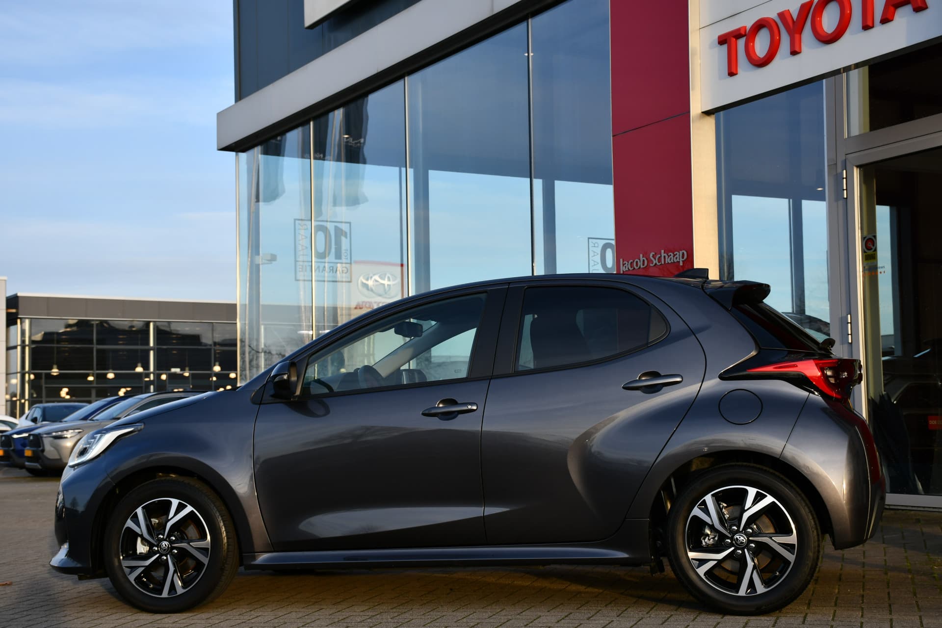 Toyota Yaris 1.5 Hybrid 115 Dynamic Automaat 116pk thumbnail 11