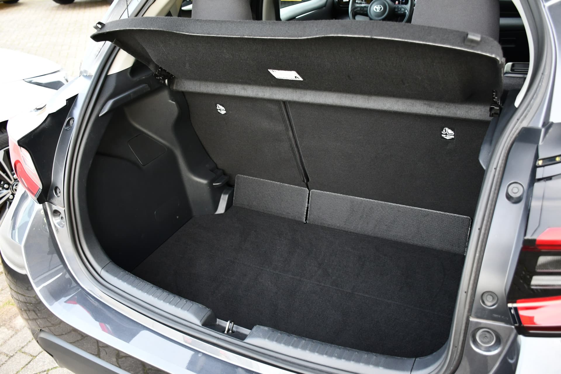 Toyota Yaris 1.5 Hybrid 115 Dynamic Automaat 116pk thumbnail 25
