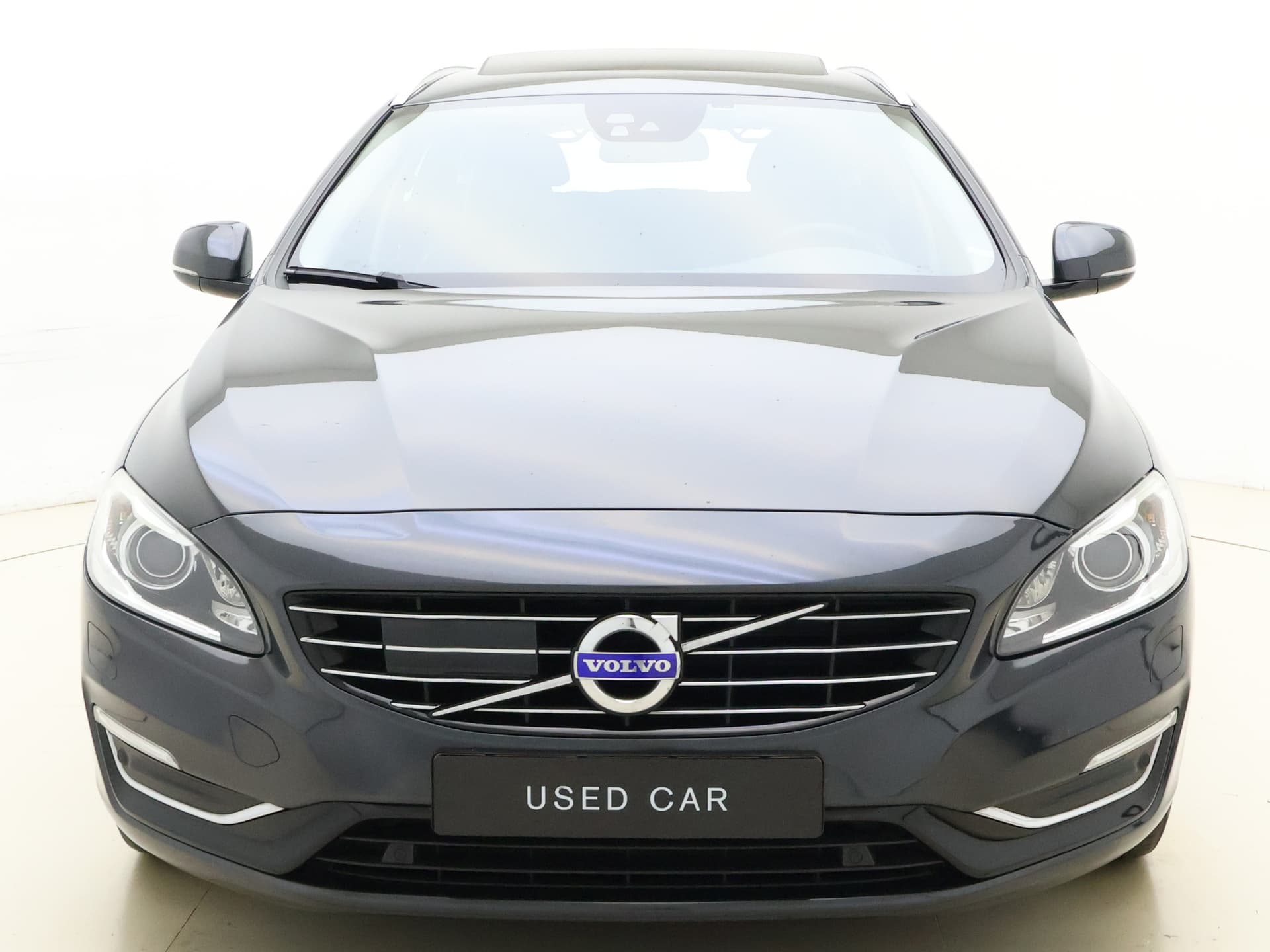 Volvo V60 2.4 D6 AWD Plug-In Hybrid Summum / Schuif-/kanteldak / Keyless / Adapt. Cruise / BLIS / On Call / Elektr. Sportstoelen / Premium Sound / Act. Grootlicht / Trekhaak / Xenon / thumbnail 3