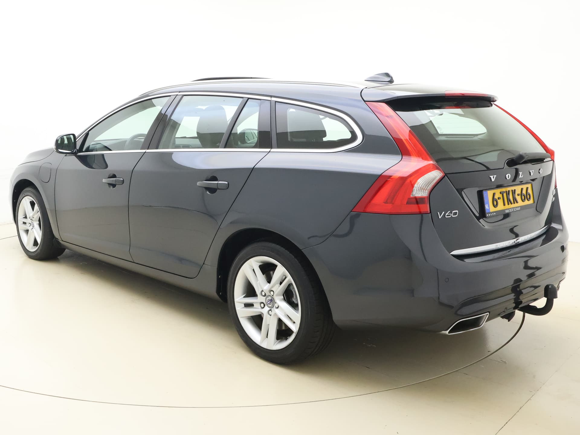 Volvo V60 2.4 D6 AWD Plug-In Hybrid Summum / Schuif-/kanteldak / Keyless / Adapt. Cruise / BLIS / On Call / Elektr. Sportstoelen / Premium Sound / Act. Grootlicht / Trekhaak / Xenon / thumbnail 5