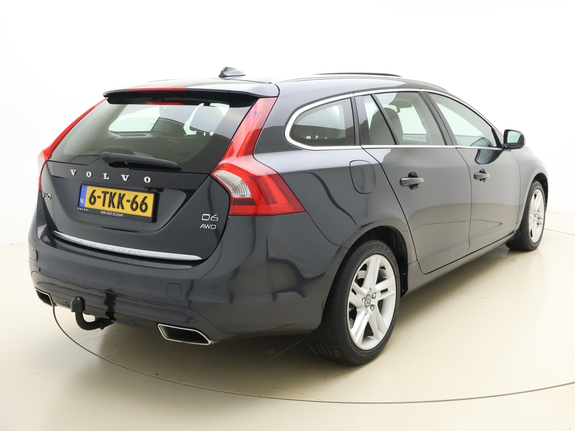 Volvo V60 2.4 D6 AWD Plug-In Hybrid Summum / Schuif-/kanteldak / Keyless / Adapt. Cruise / BLIS / On Call / Elektr. Sportstoelen / Premium Sound / Act. Grootlicht / Trekhaak / Xenon / thumbnail 12