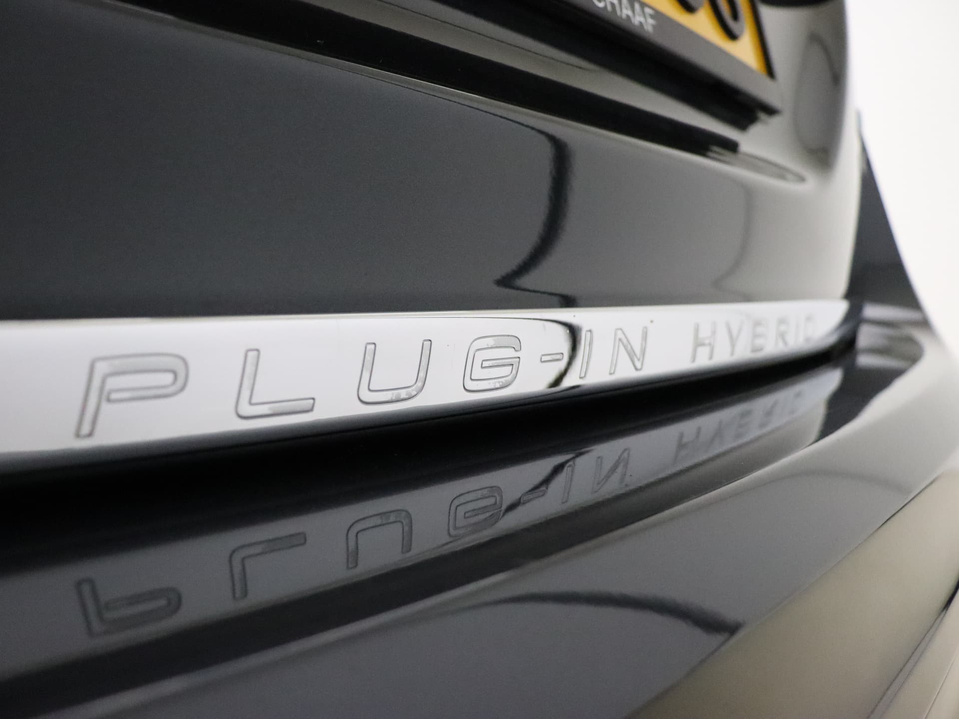 Volvo V60 2.4 D6 AWD Plug-In Hybrid Summum / Schuif-/kanteldak / Keyless / Adapt. Cruise / BLIS / On Call / Elektr. Sportstoelen / Premium Sound / Act. Grootlicht / Trekhaak / Xenon / thumbnail 14