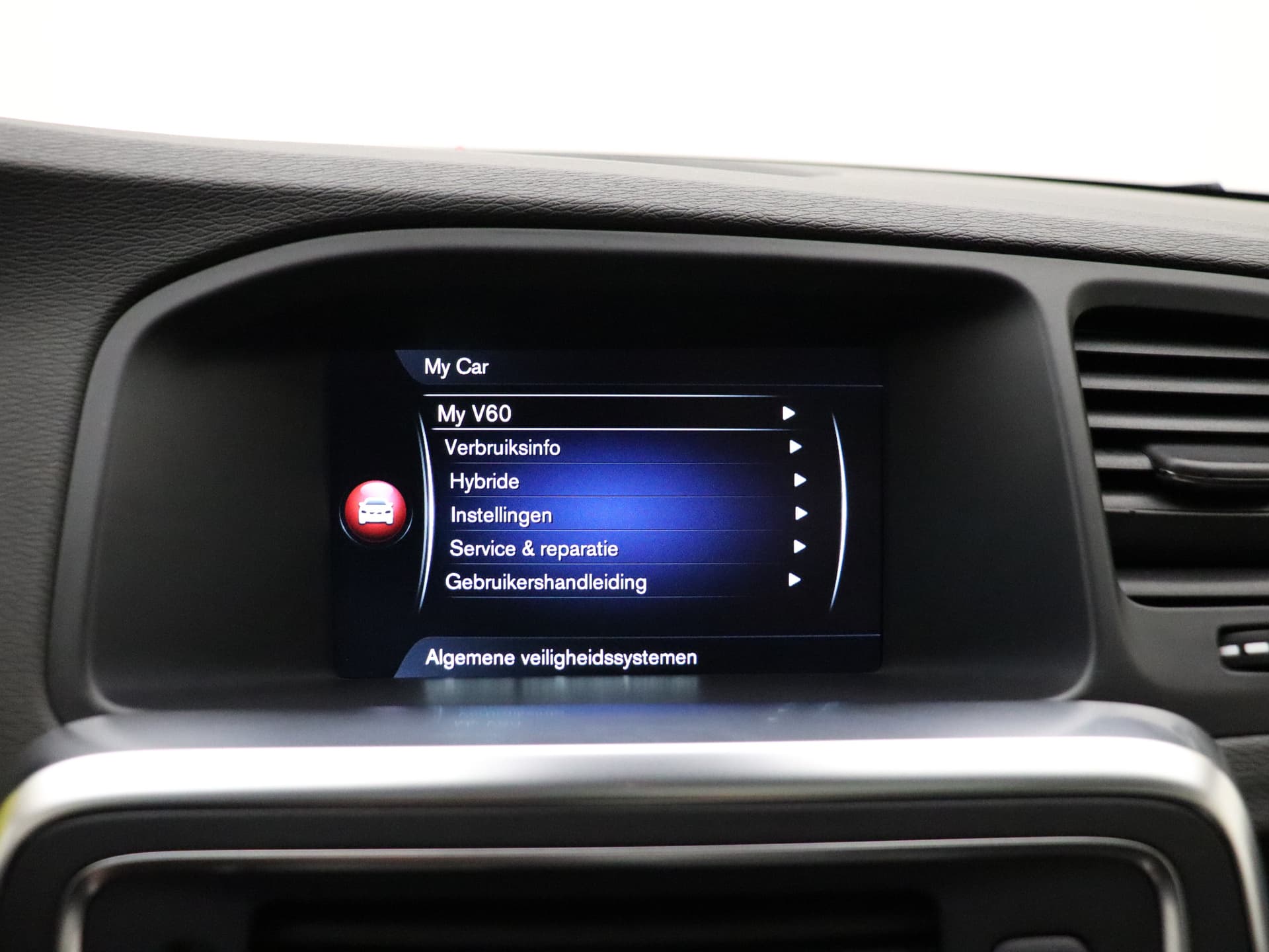Volvo V60 2.4 D6 AWD Plug-In Hybrid Summum / Schuif-/kanteldak / Keyless / Adapt. Cruise / BLIS / On Call / Elektr. Sportstoelen / Premium Sound / Act. Grootlicht / Trekhaak / Xenon / thumbnail 30
