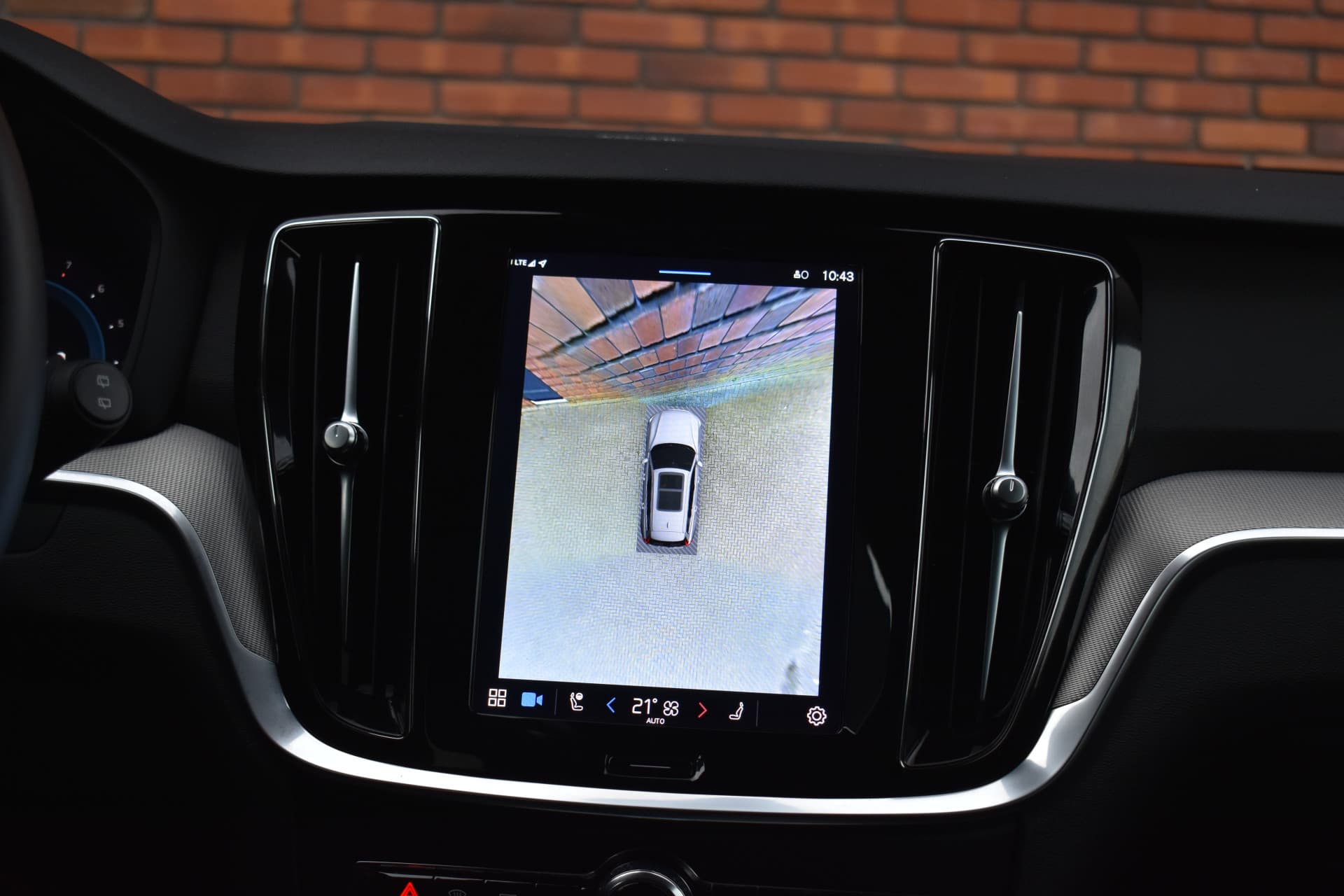 Volvo V60 Cross Country B5 265PK AWD Plus thumbnail 11