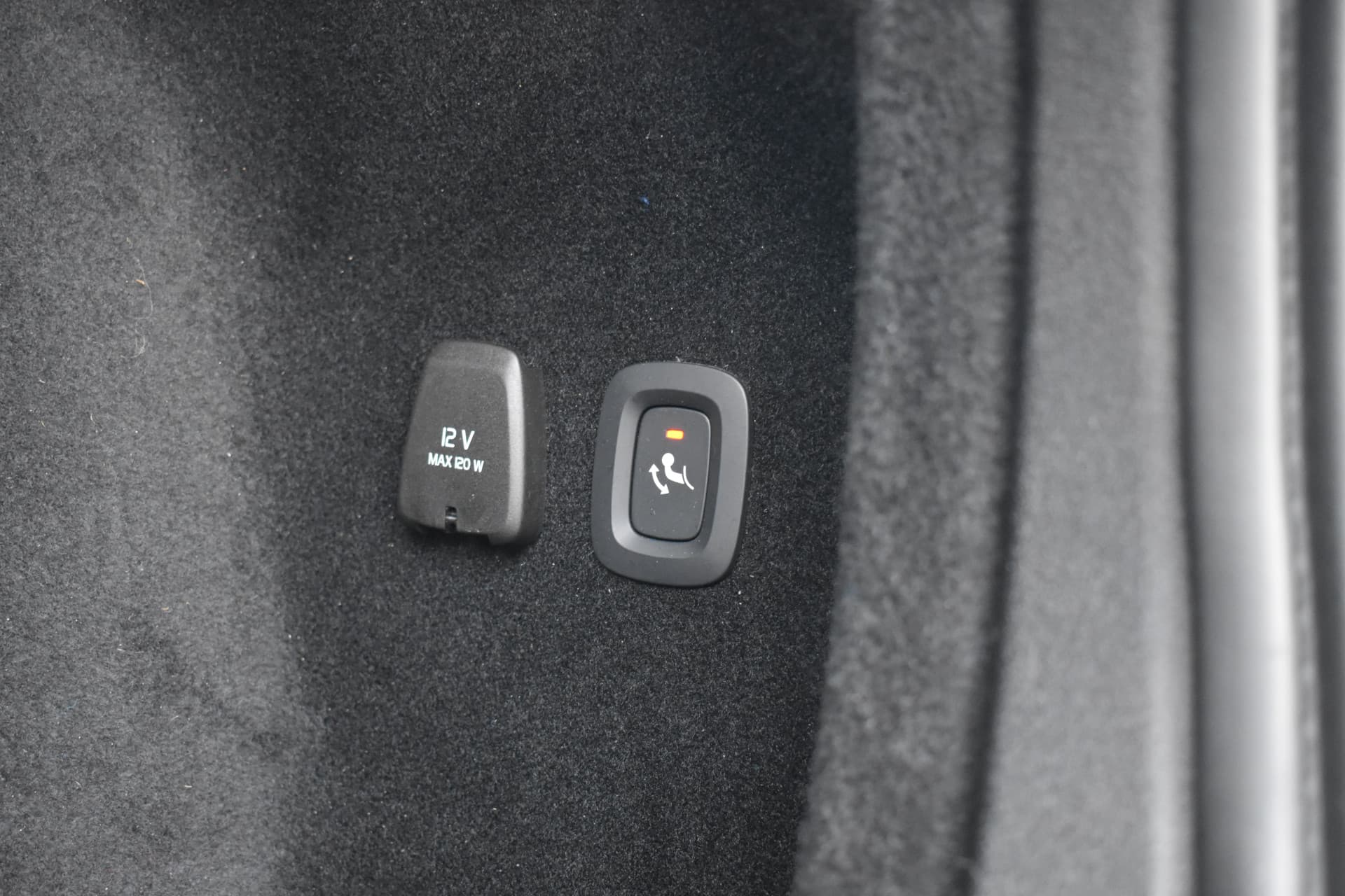 Volvo V60 Cross Country B5 265PK AWD Plus thumbnail 19