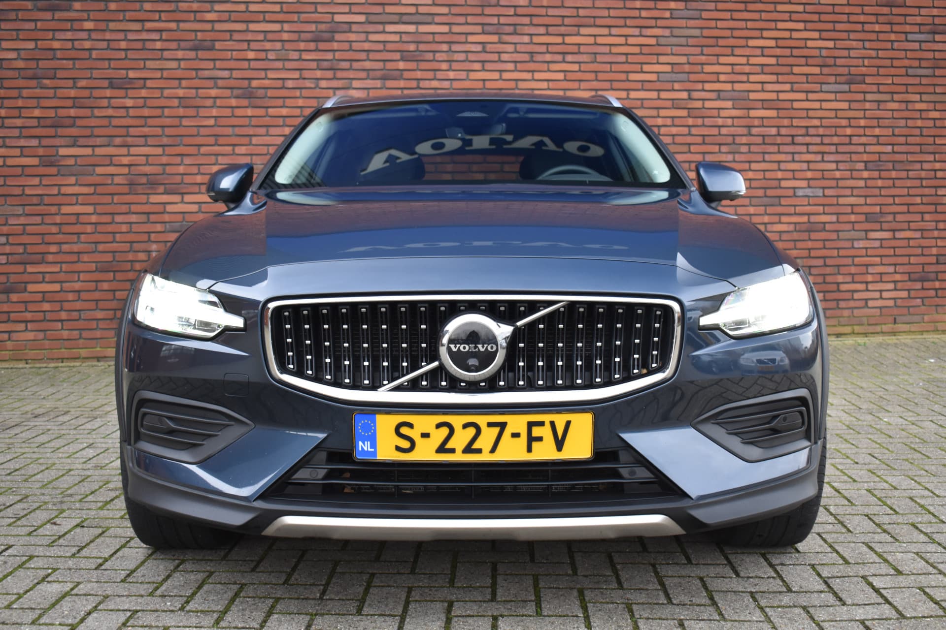 Volvo V60 Cross Country B5 265PK AWD Plus thumbnail 24
