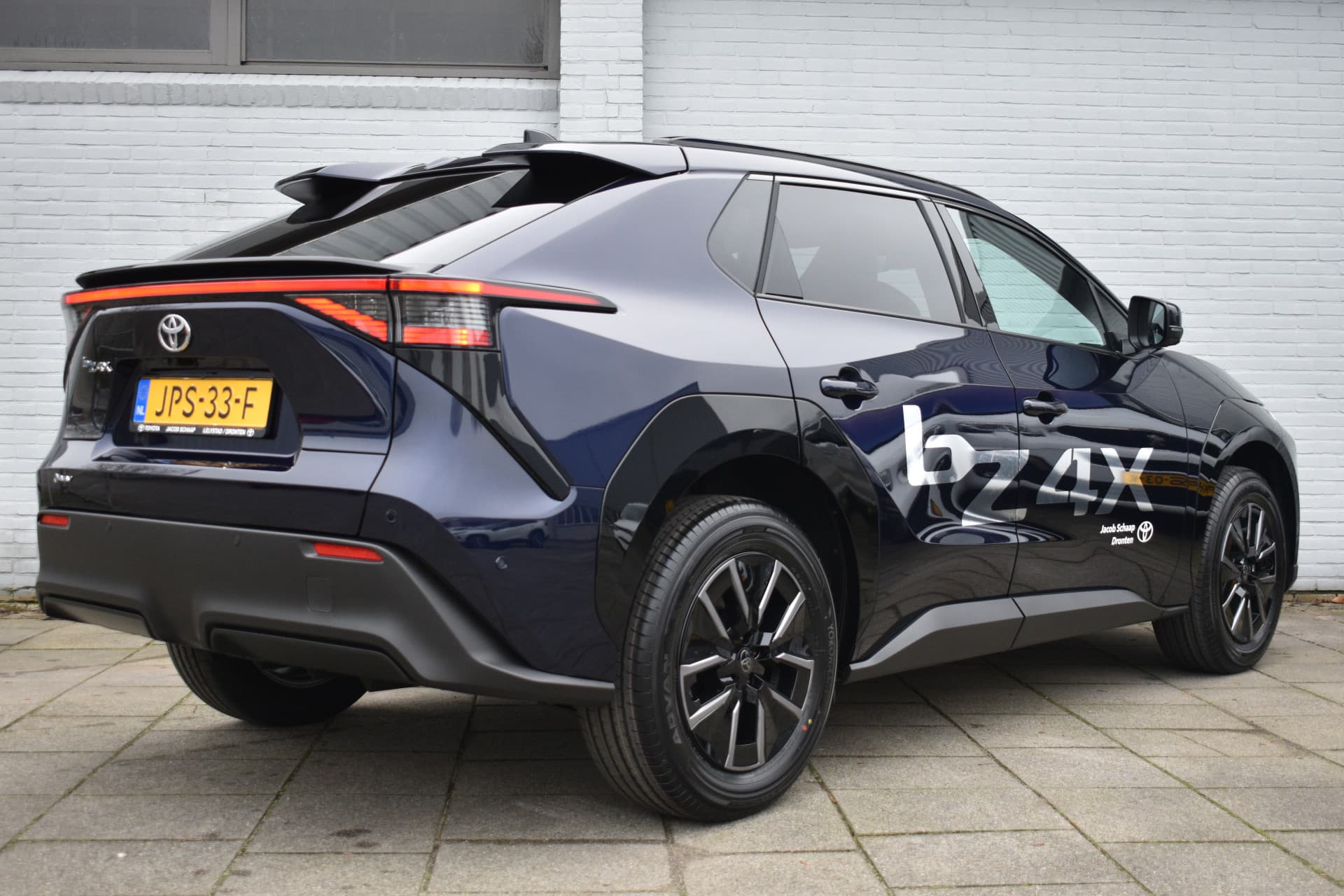 Toyota BZ4X Executive 73 kWh Automaat 224pk thumbnail 3