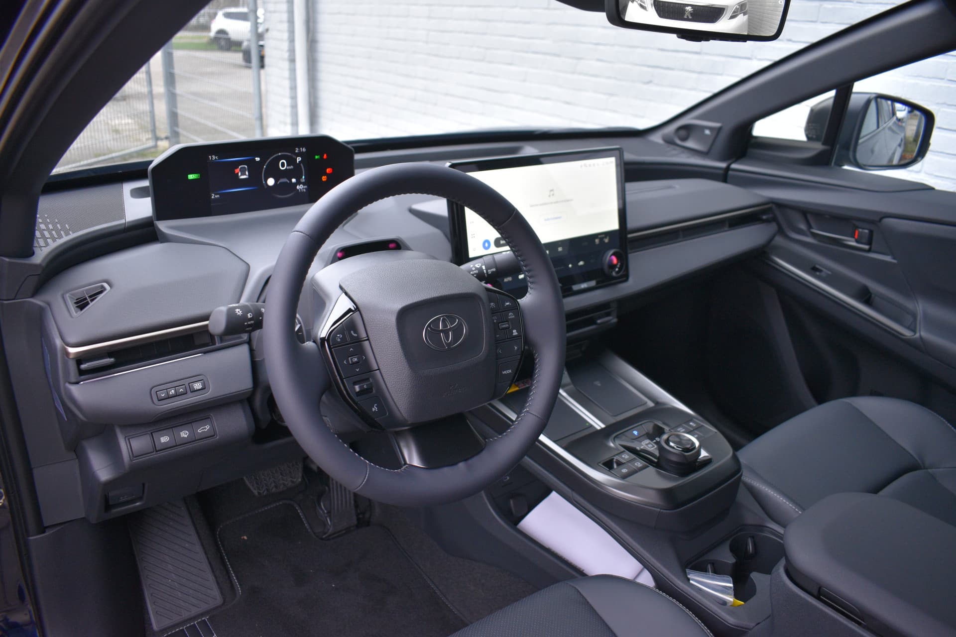 Toyota BZ4X Executive 73 kWh Automaat 224pk thumbnail 4