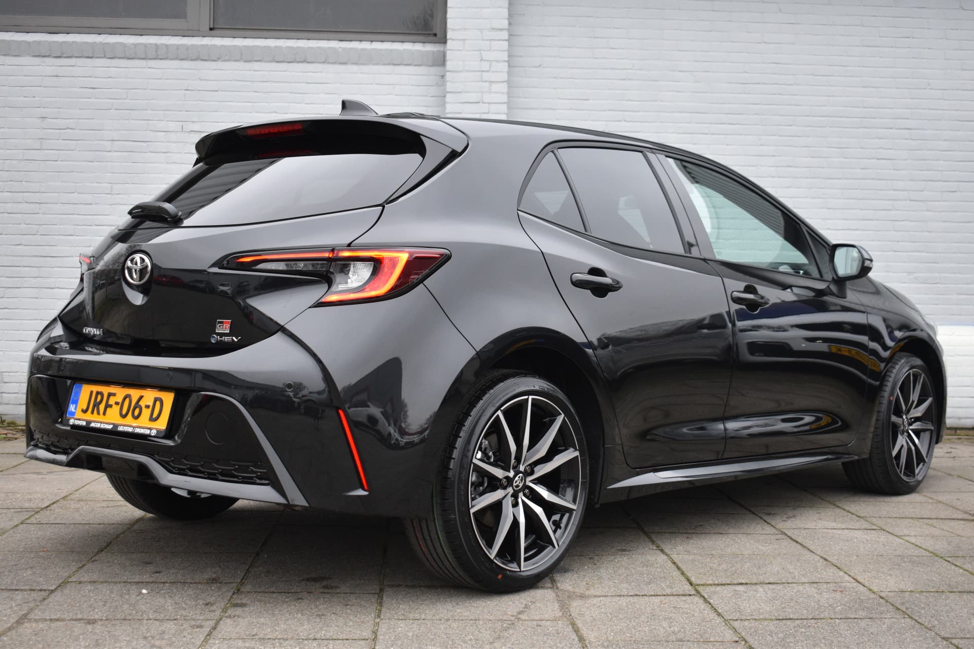 Toyota Corolla Hybrid 180 GR Sport Automaat 178pk thumbnail 5