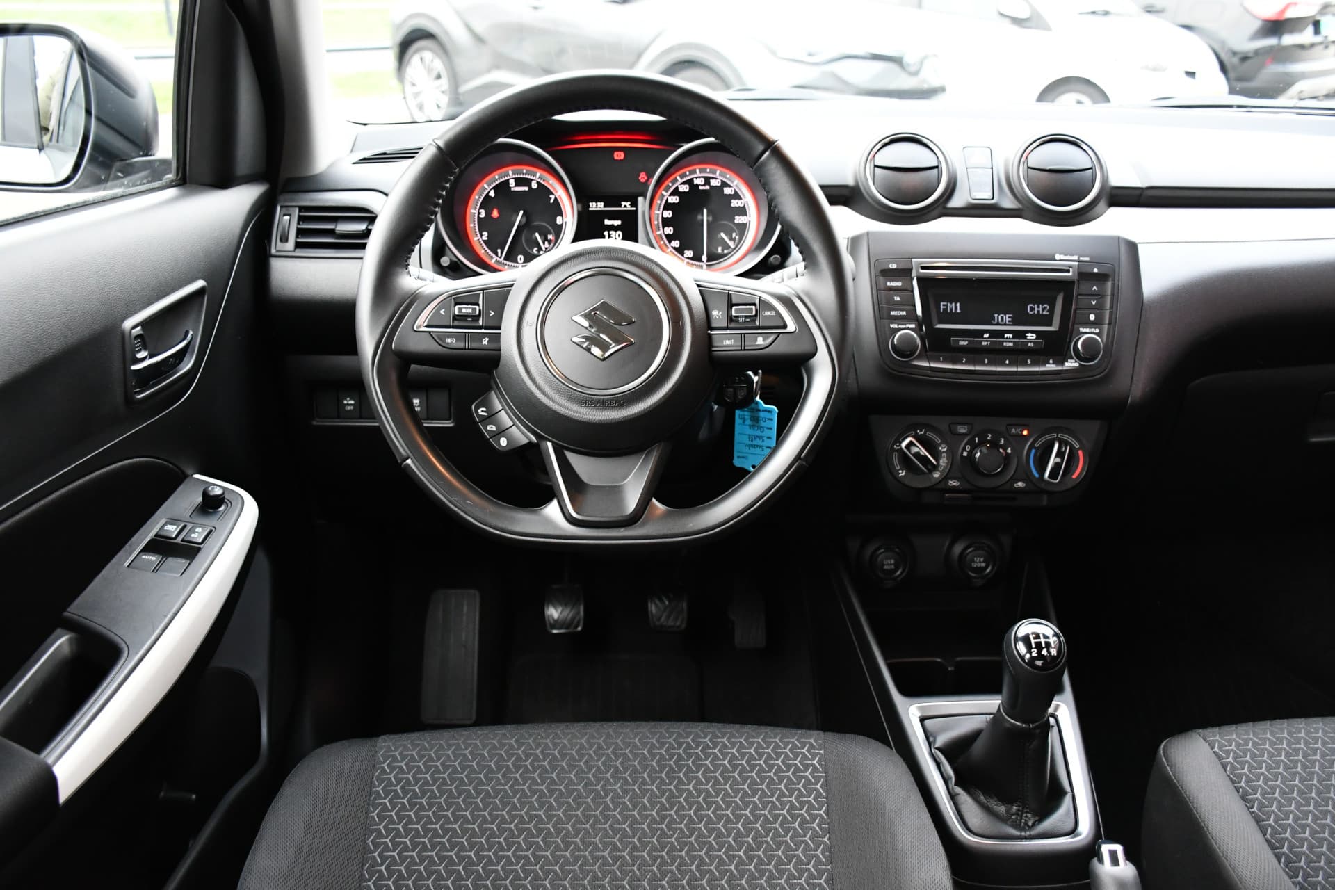 Suzuki Swift 1.2 Comfort Smart Hybrid 83pk thumbnail 2