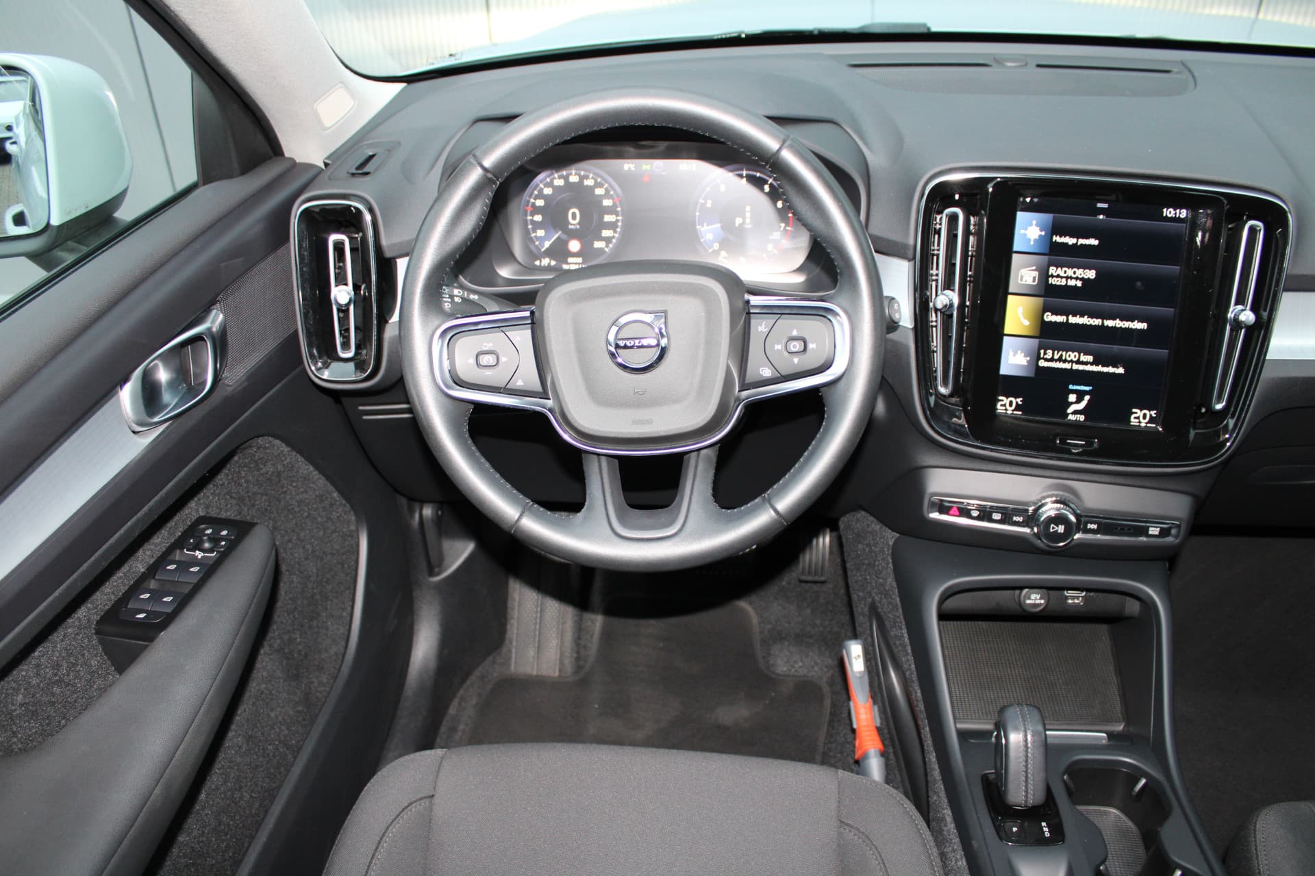 Volvo XC40 T2 automaat Business Pro thumbnail 2