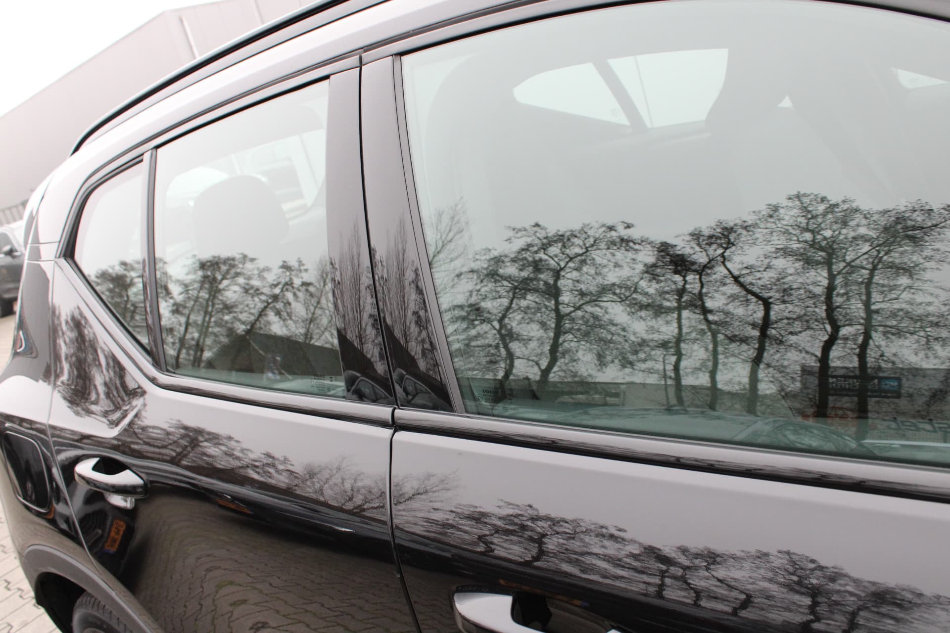 Volvo XC40 B4 Plus Dark thumbnail 16