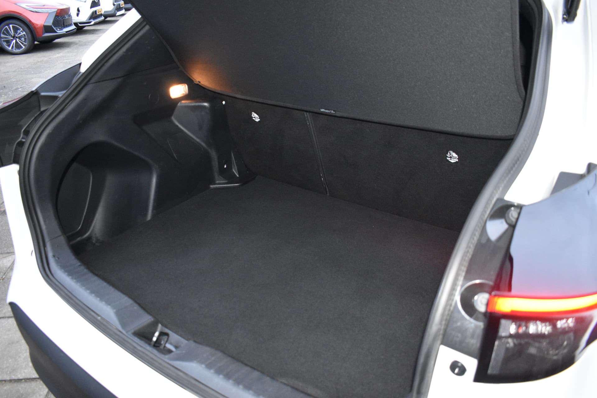 Toyota Yaris Cross 1.5 Hybrid Dynamic Automaat 116pk thumbnail 16