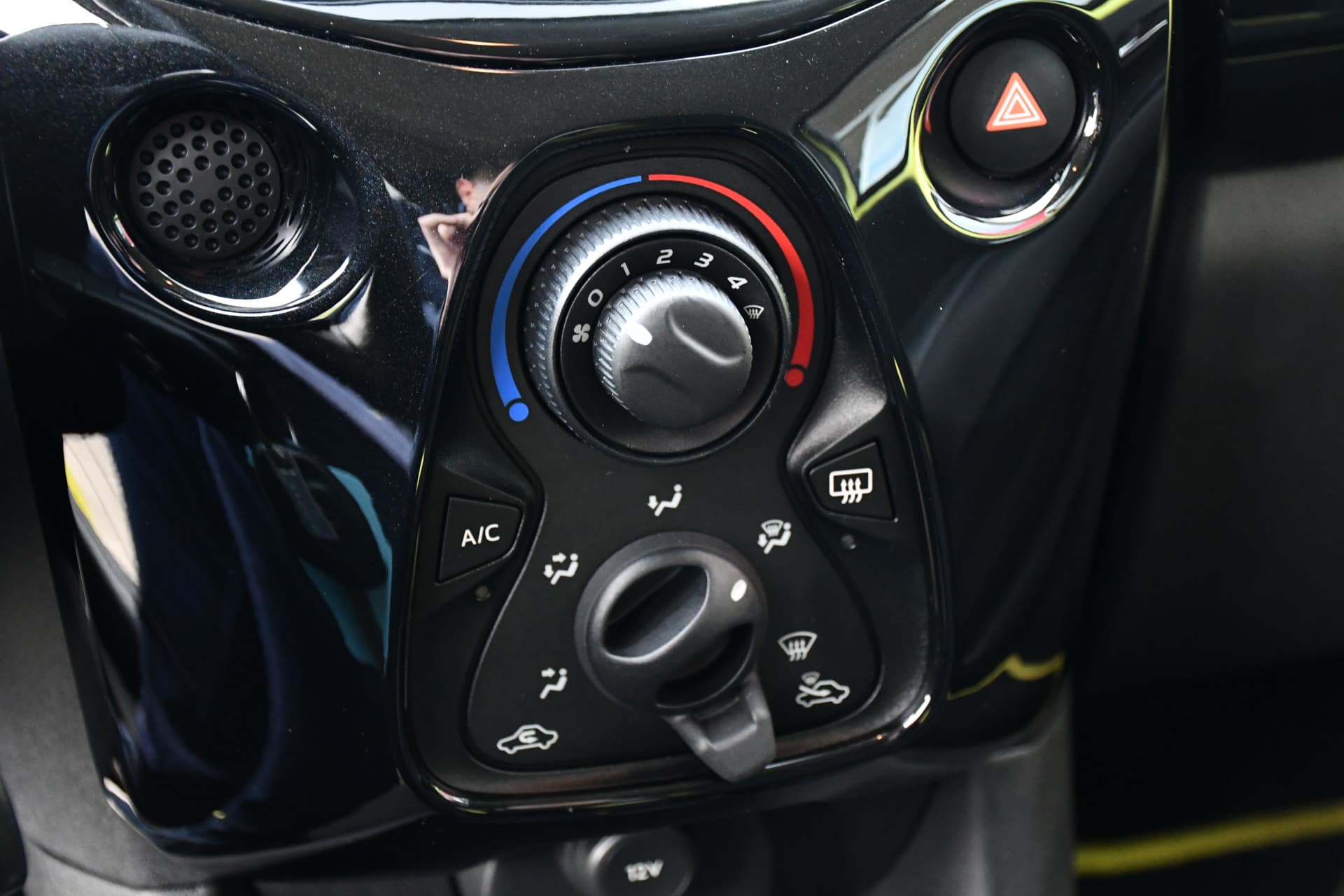 Toyota Aygo 1.0 VVT-i x-cite 5-deurs 69pk thumbnail 10