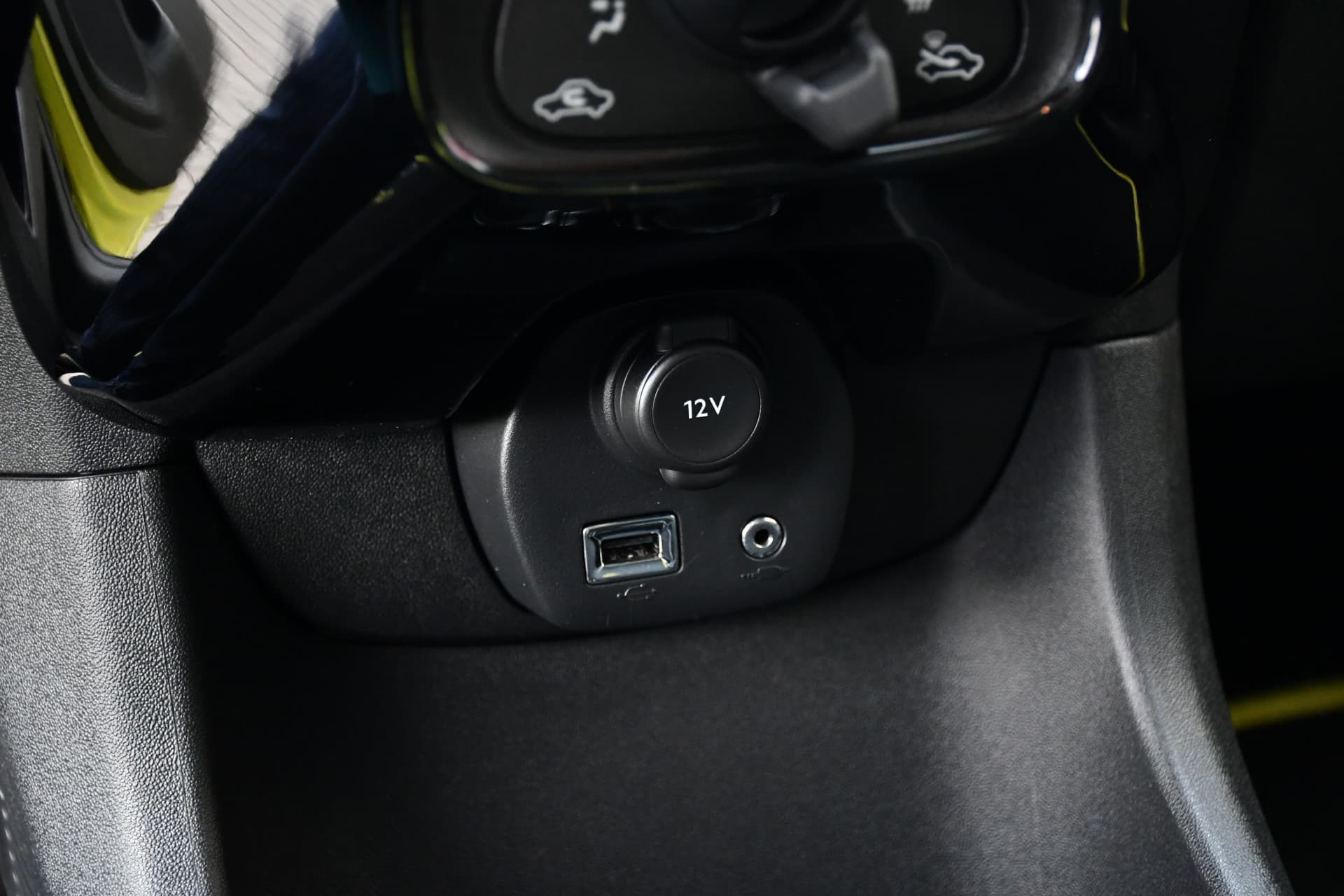 Toyota Aygo 1.0 VVT-i x-cite 5-deurs 69pk thumbnail 12